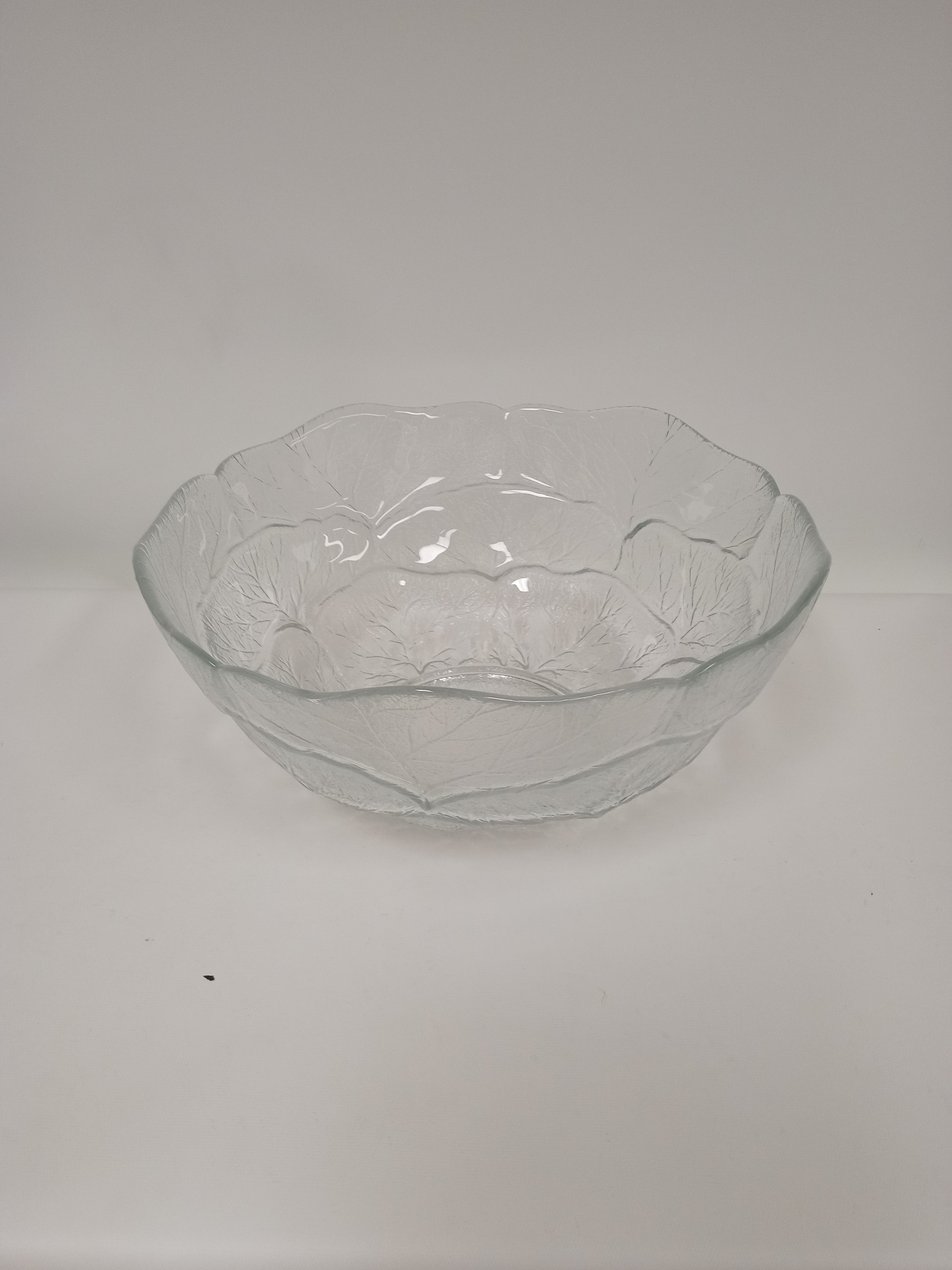Grand bol en verre, Motifs de feuilles, Diamètre: 12,5 po (32 cm), Hauteur: 5,5 po (14 cm)