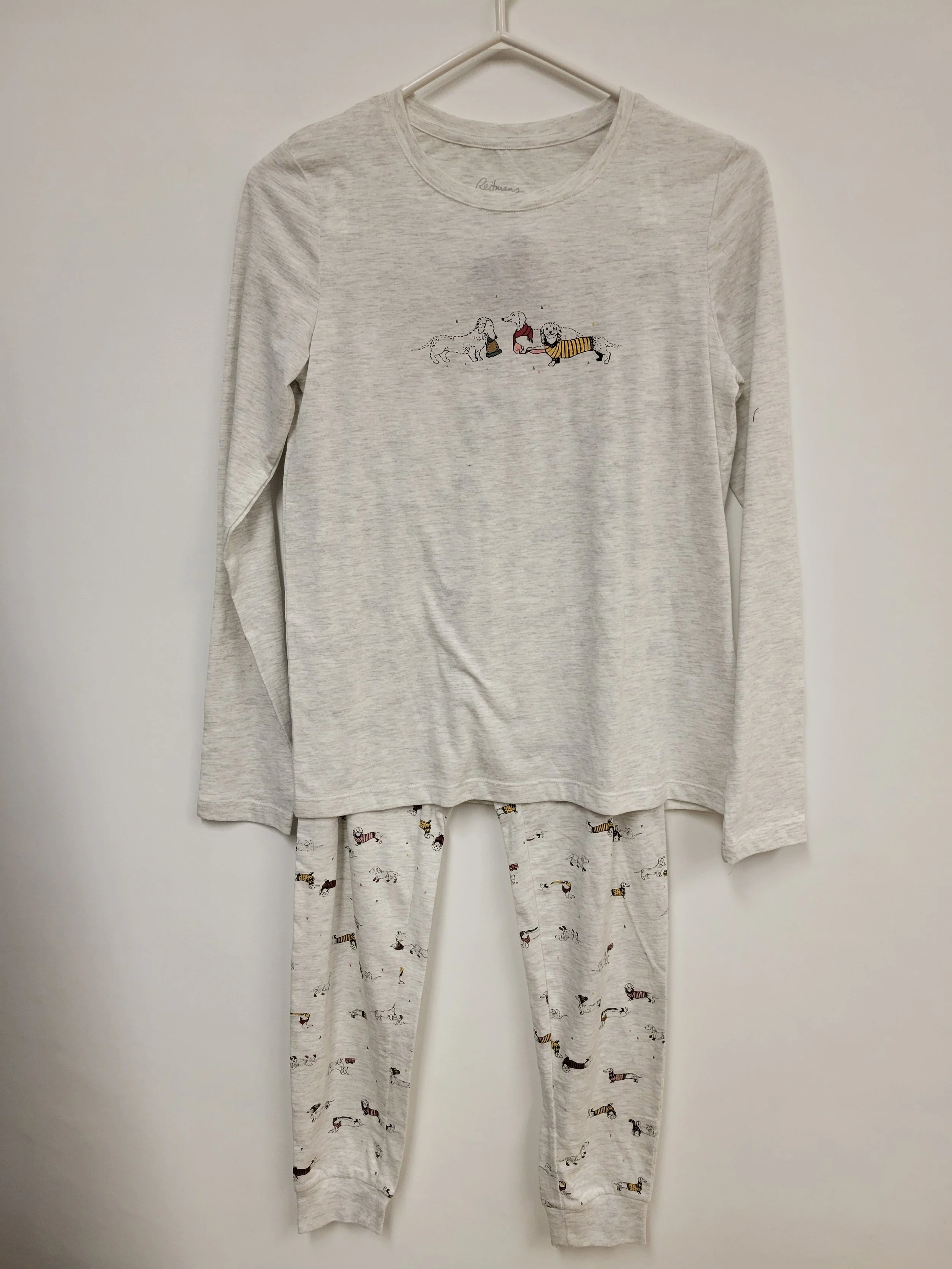 Pyjama gris pâle avec chiens saucisse, Reitmans, XXS