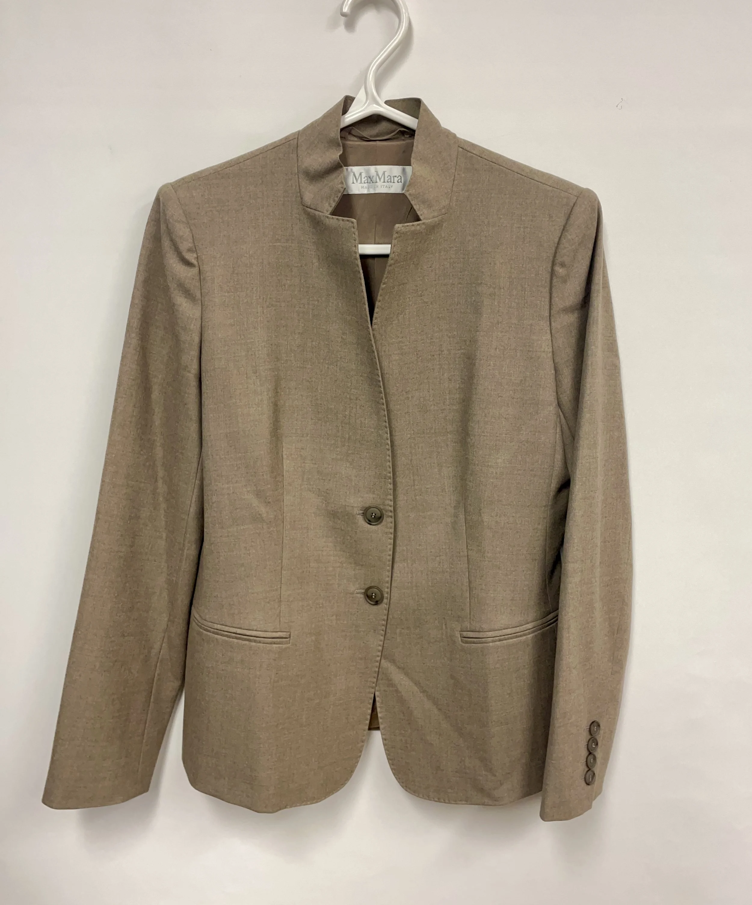 Veston beige fait en Italie, MAX MARA, comme neuf, taille 8.