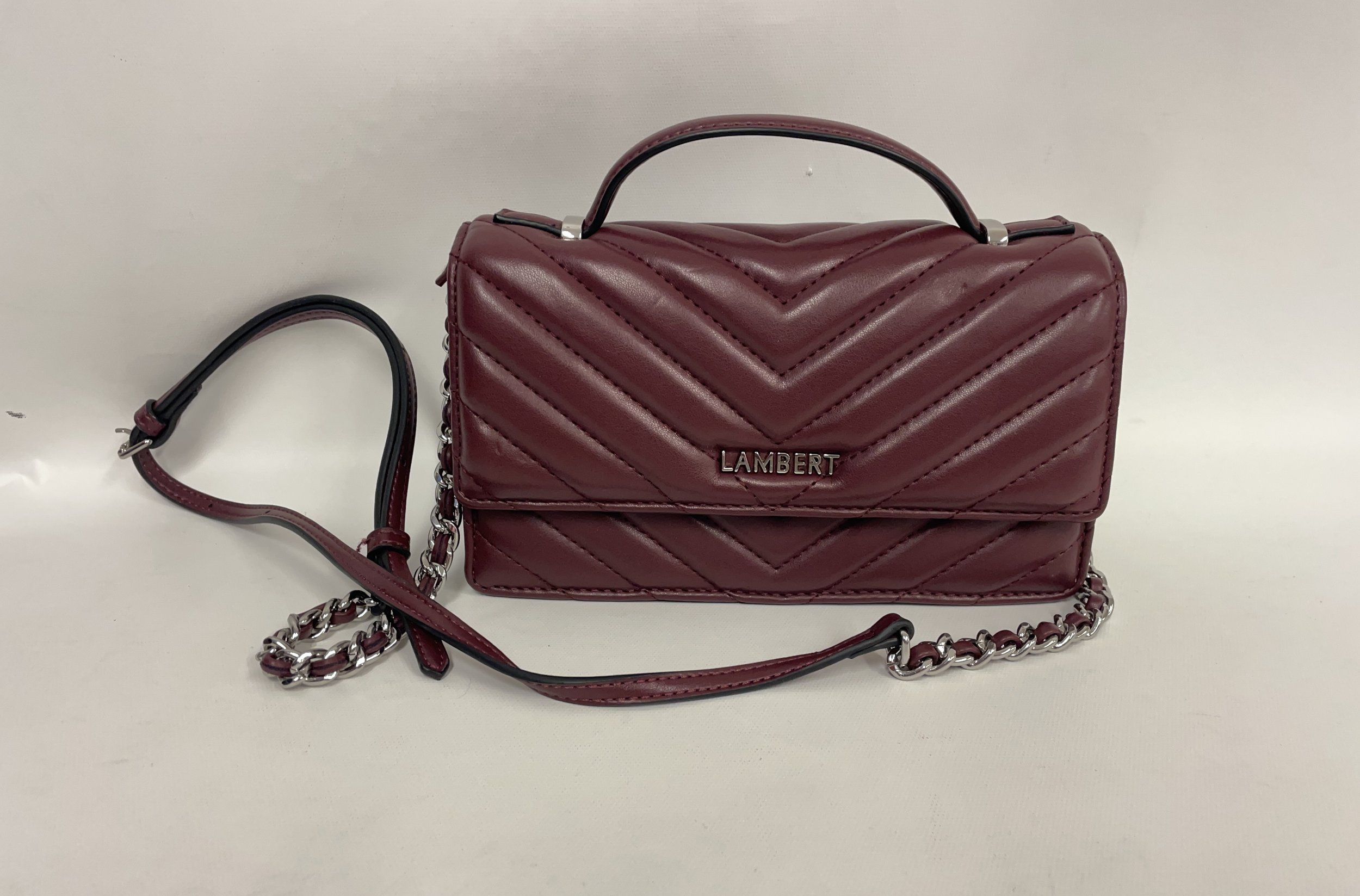 Petit sac à main bourgogne, LAMBERT Montréal, comme neuf, 22 cm x 14 cm.