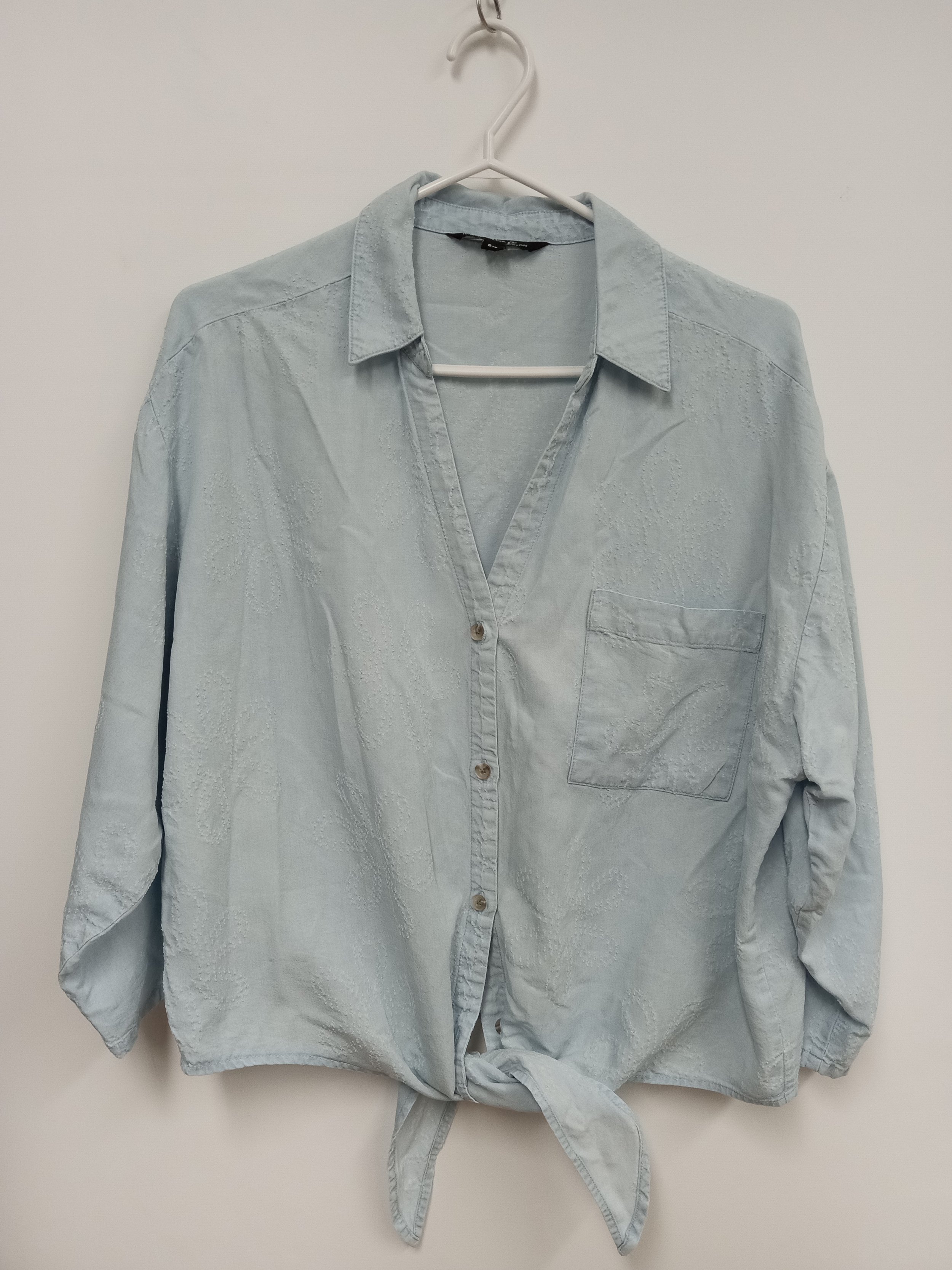 Chemise avec noeud, effet jean motif fleuri, Charlie, L