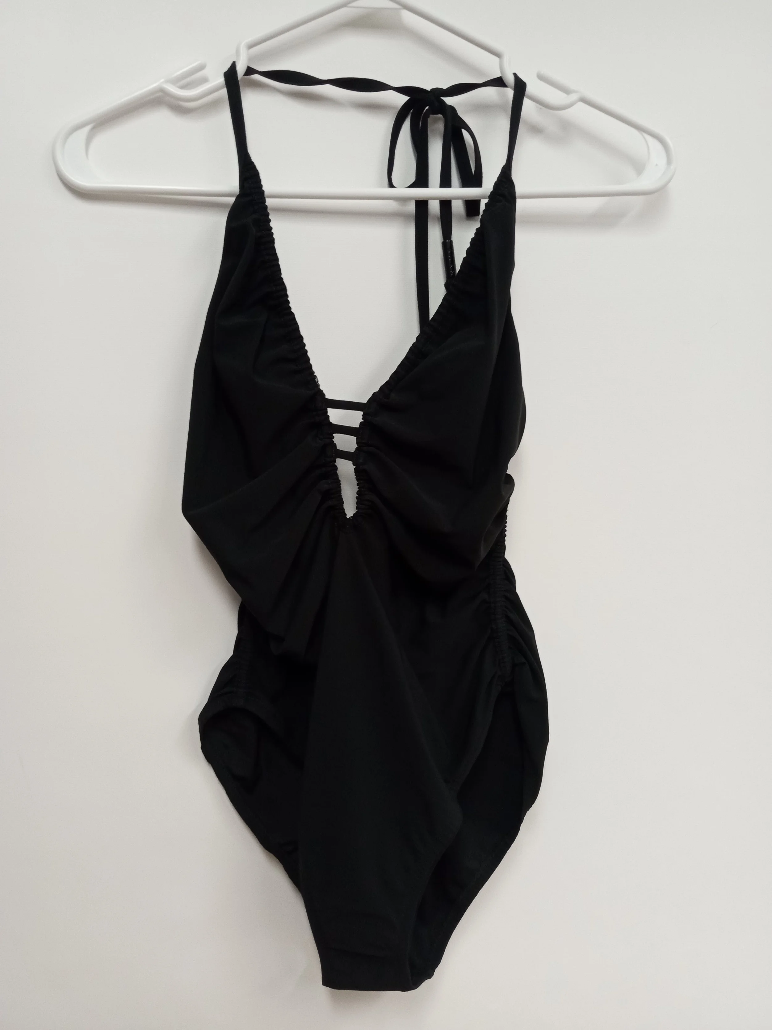 Maillot de bain une pièce, noir, neuf avec étiquette, Shan, fait au Canada, taille 6