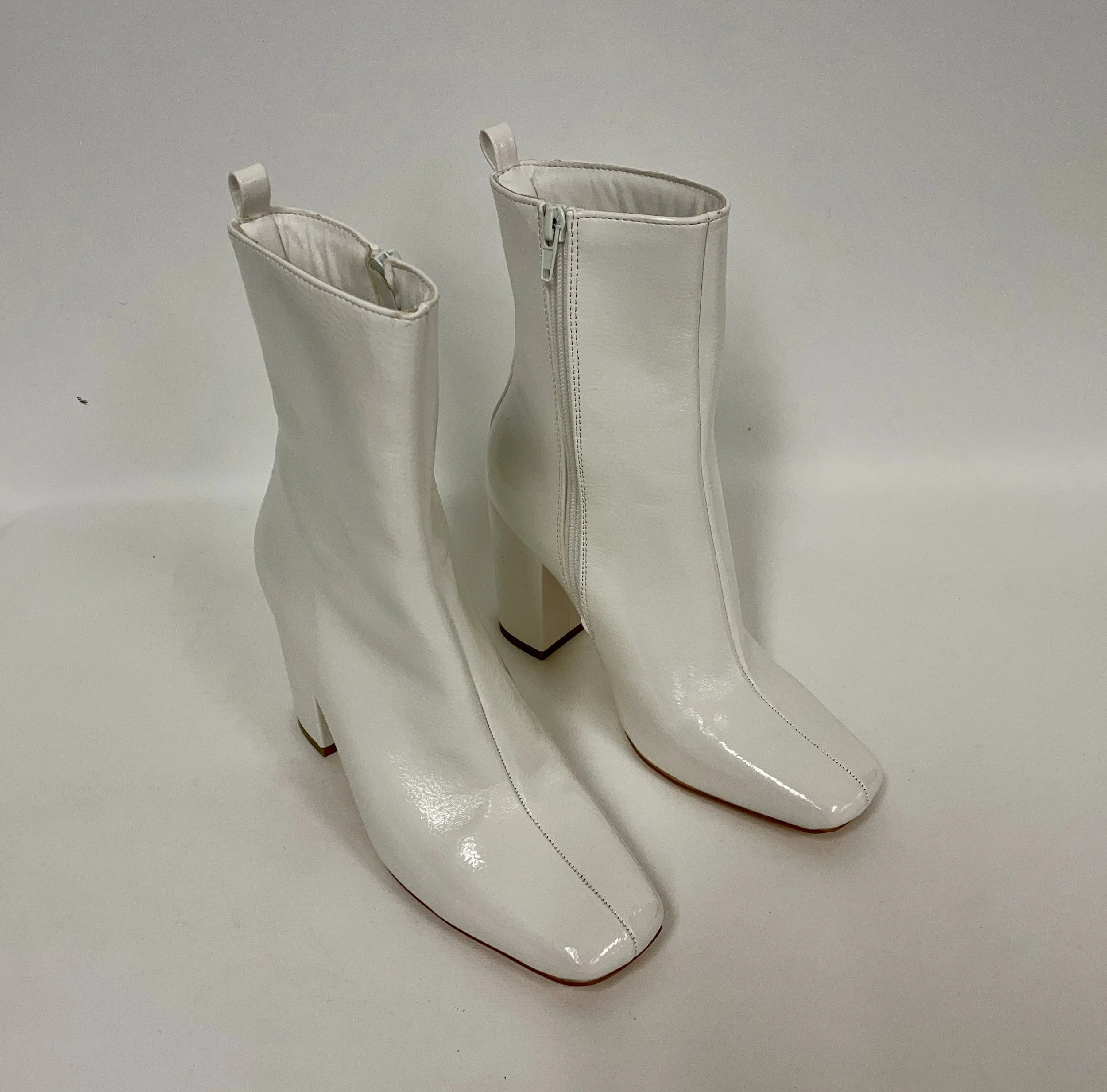 Bottillons blancs ,SHELN, talons de 9 cm, pointure 6,5.