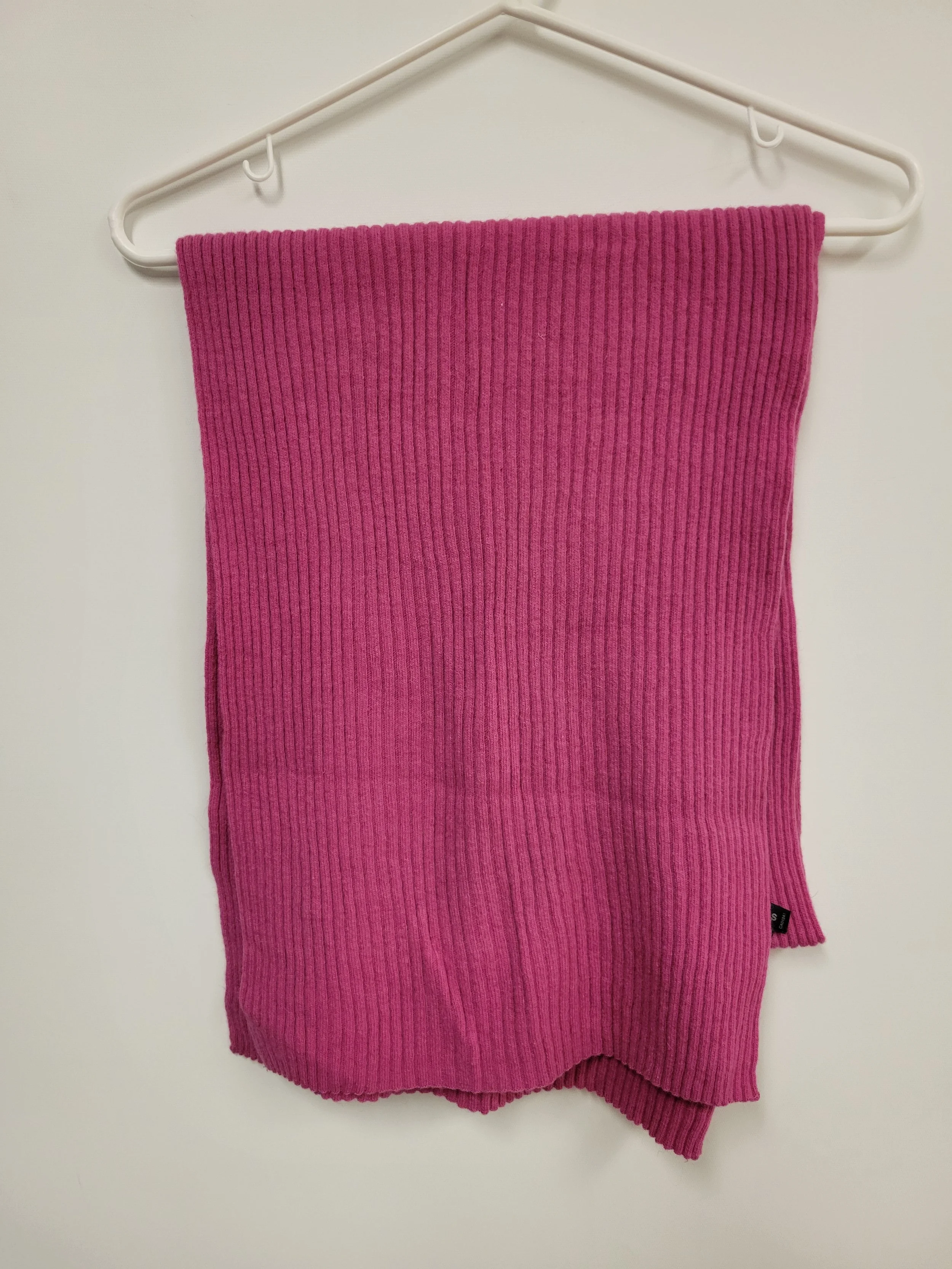 Foulard rose en laine d'agneau, Simons