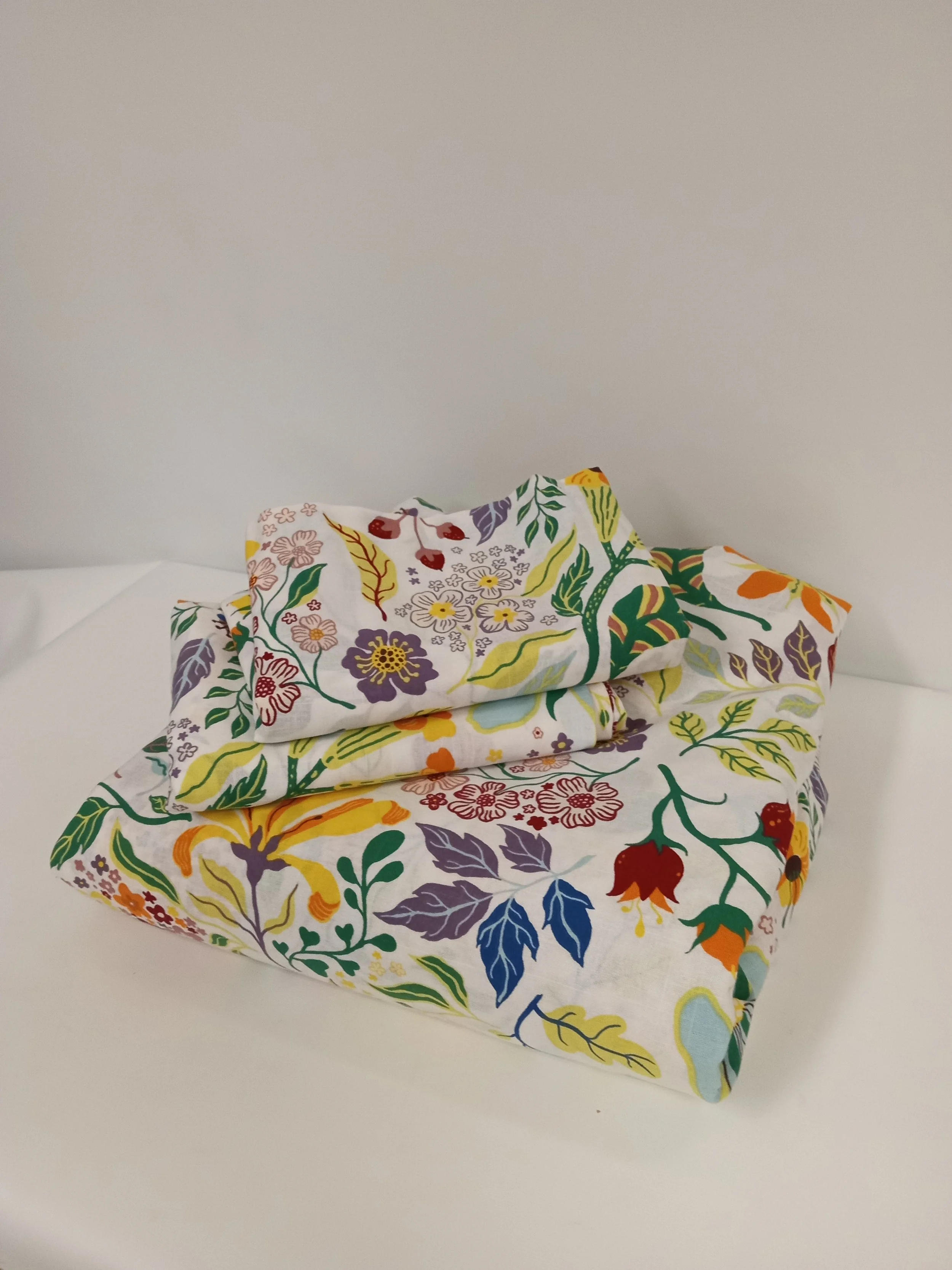 NEUF - Housse de couette et 2 taies d'oreiller (Coton), Multicolore/motif floral, 2 places/grand 2 places (86 x86 po; 218x218 cm), IKEA (STRANDLUMMER)