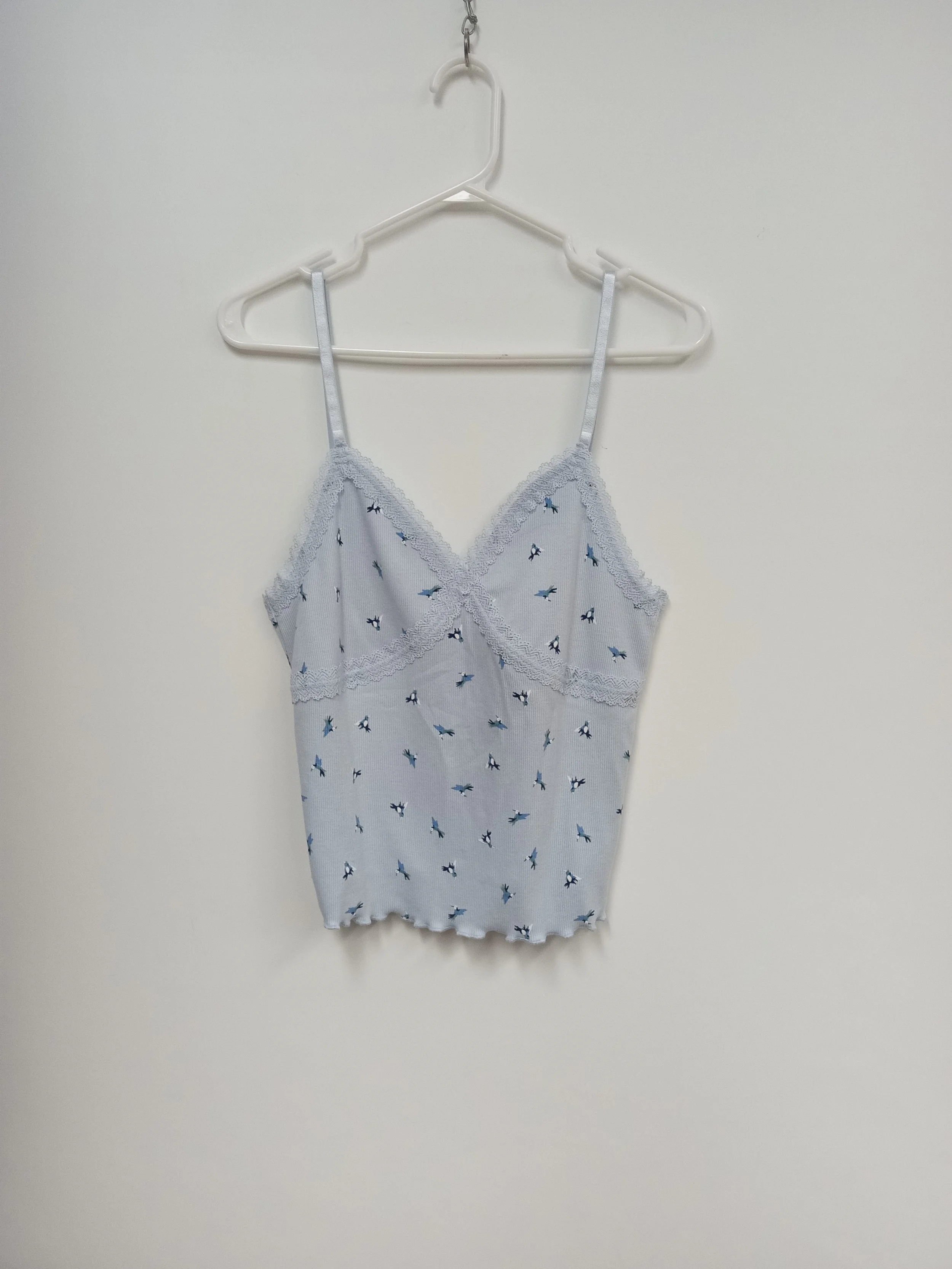 Camisole à dentelle bleu pâle, motif hirondelles, La vie en rose, M