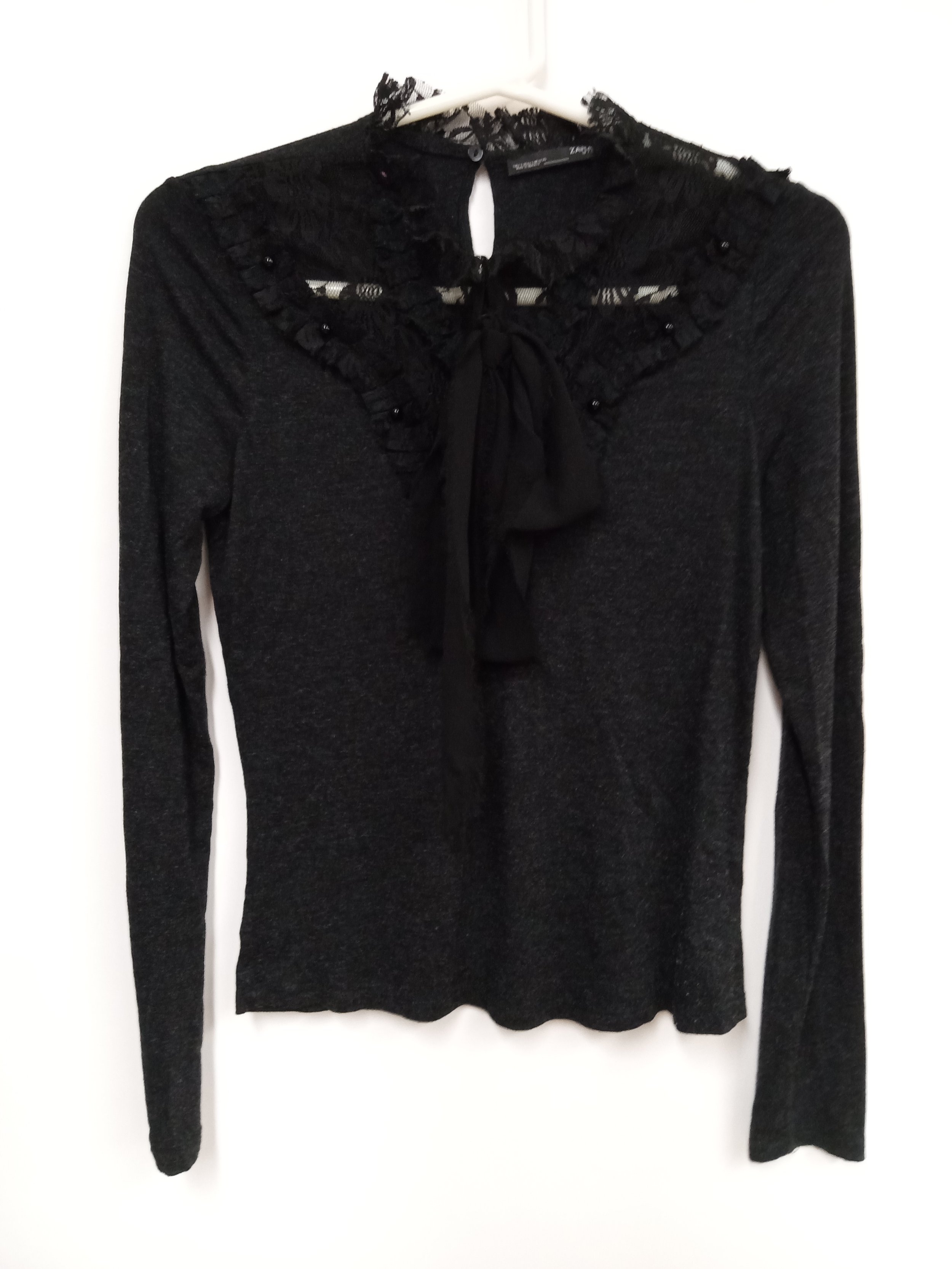 Chandail noir chic, dentelle et noué au col, Zara, S