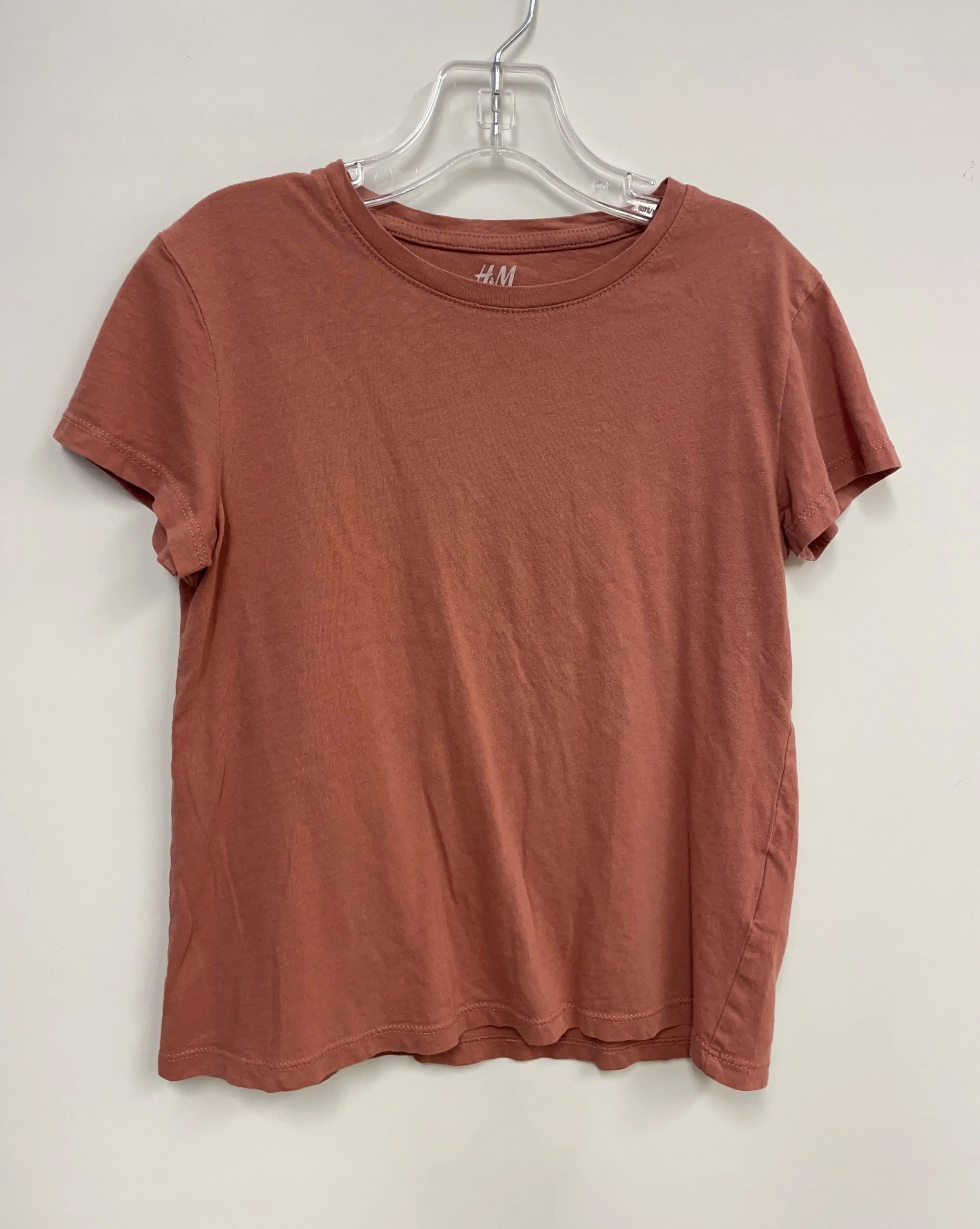 T-shirt rose saumon, H&M, 100% cotton, taille 6-8 ans.
