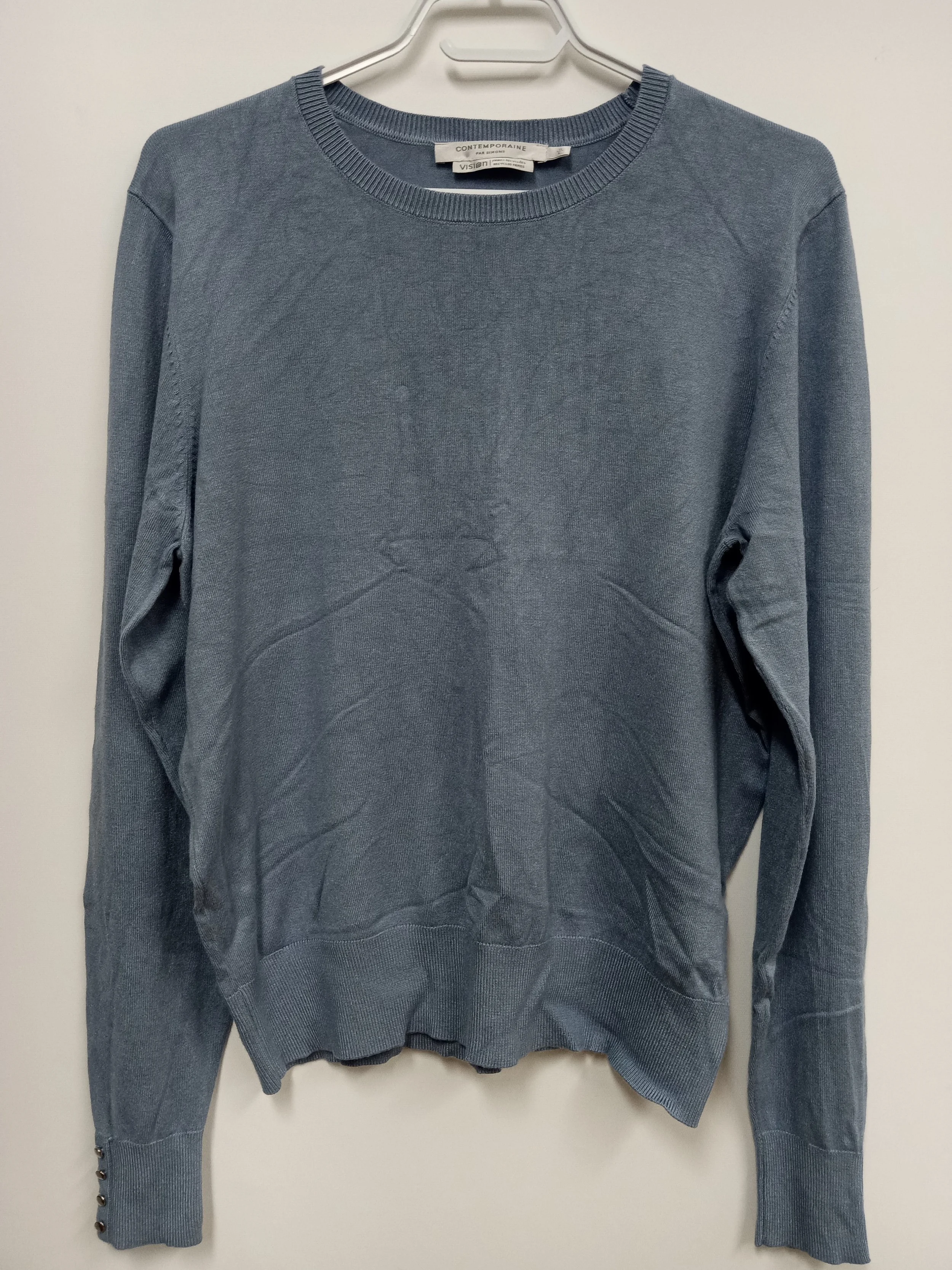 Haut bleu clair, Contemporaine, L