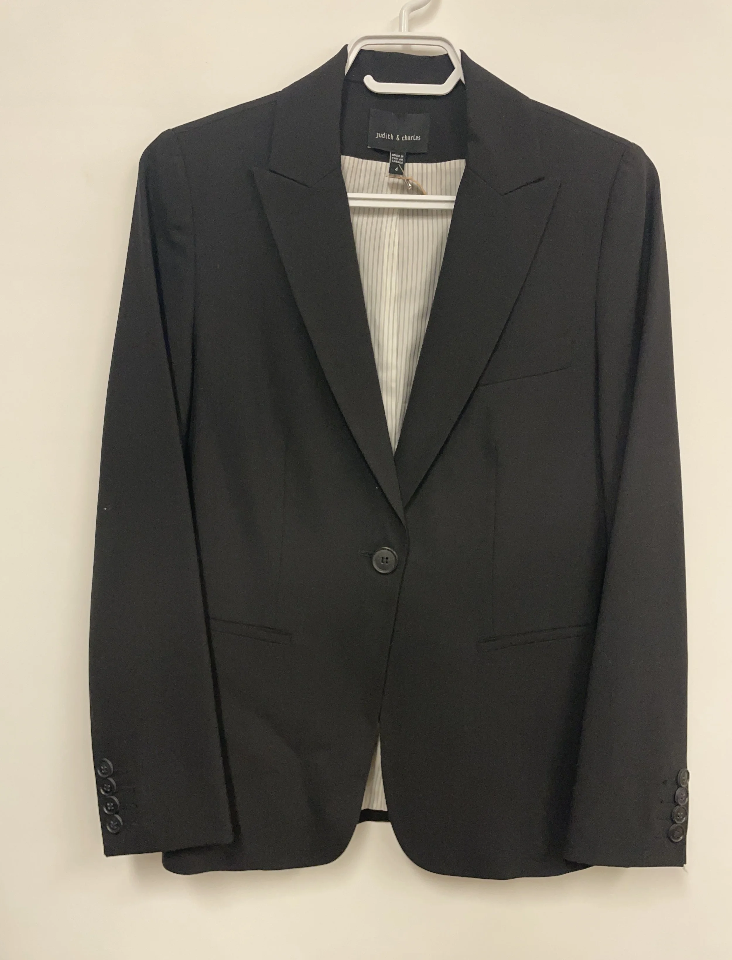 Veston noir, JUDITH & CHARLES, 98% laine, fait au Canada, taille 4.