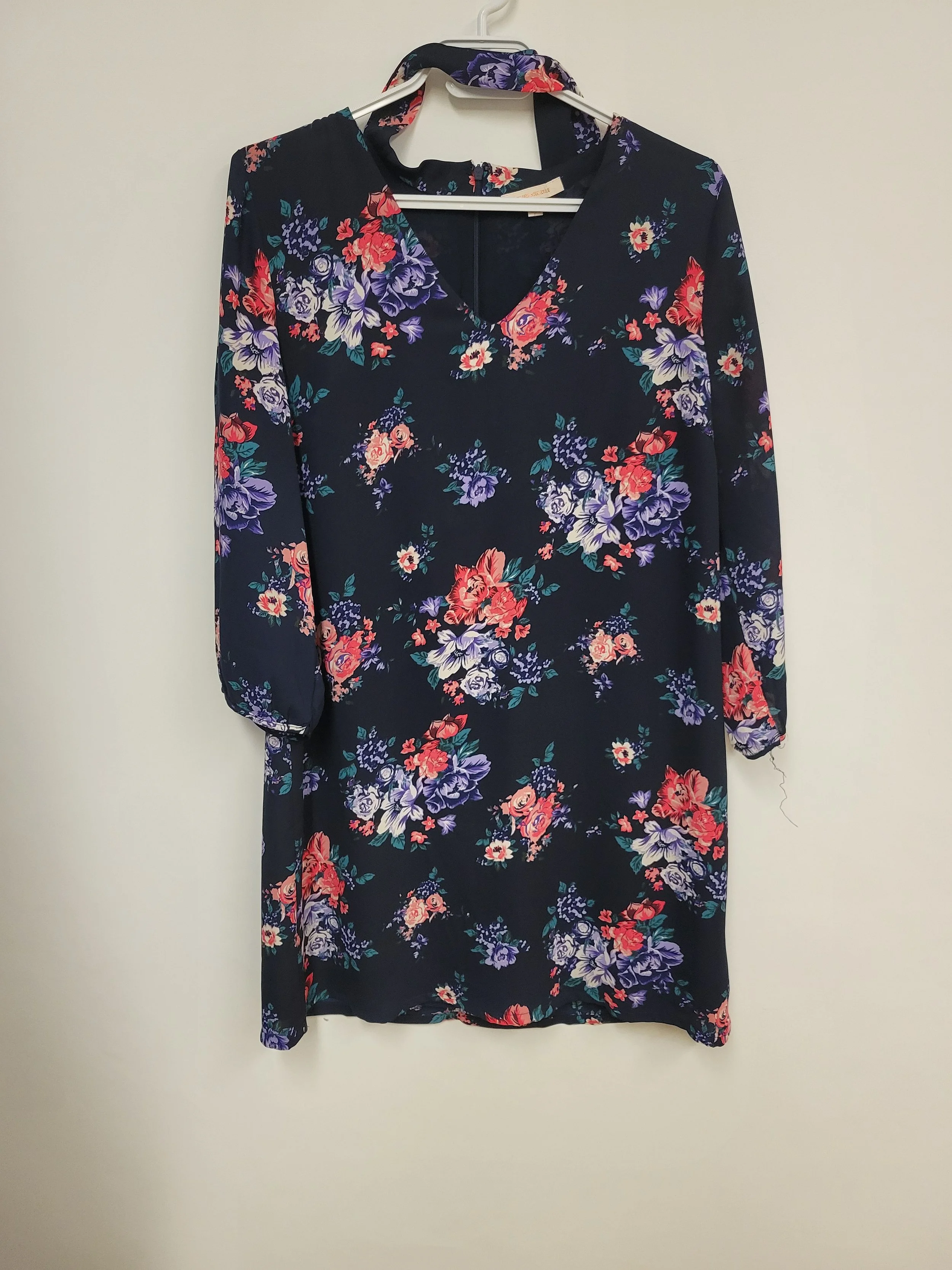 Robe marine fleurie, Skies are blue, L