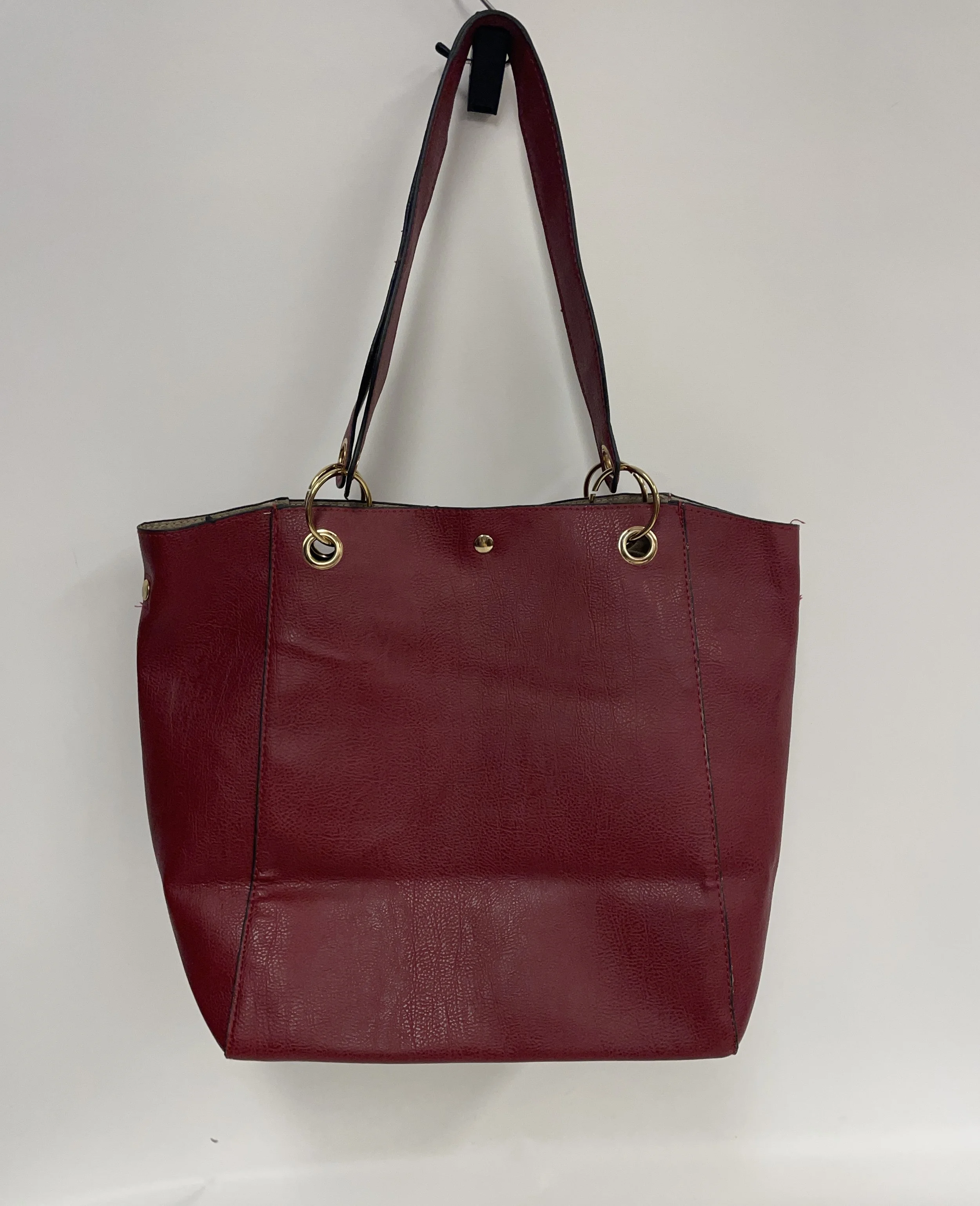 Grand sac à main en simili cuir rouge, largeur 43 cm, 32 cm hauteur.