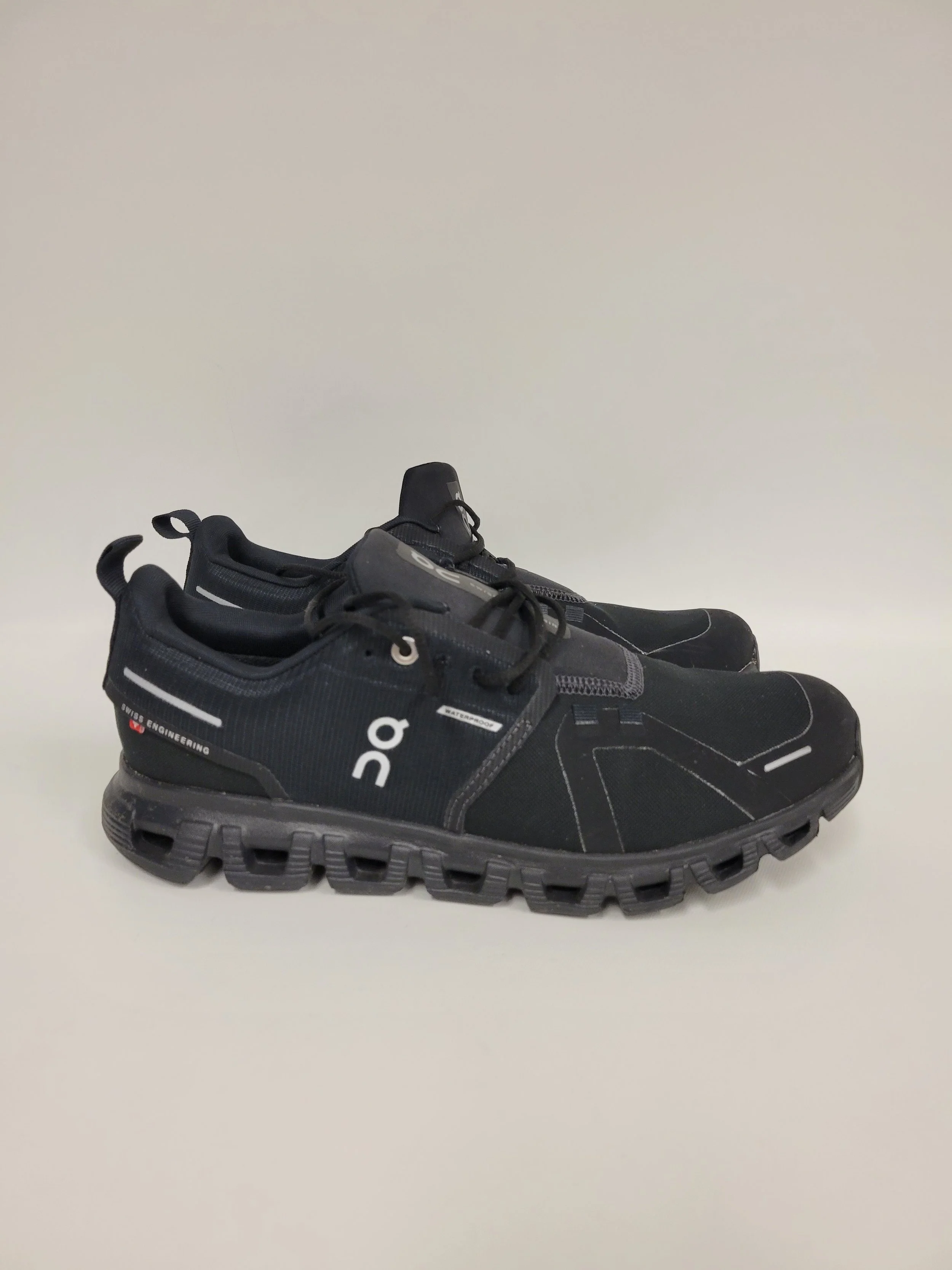Chaussures sport noir, imperméable, ON, taille 9.5
