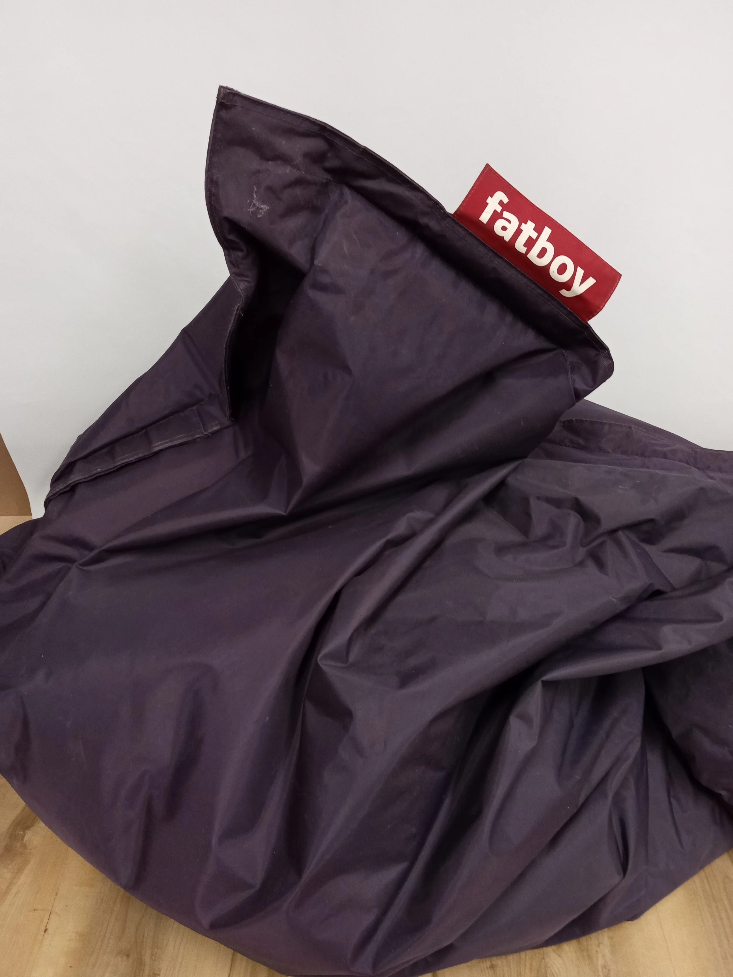 Fatboy, Coussin géant pour s'asseoir, Aubergine, Dimension 68 x54 pouces lorsque mis à plat