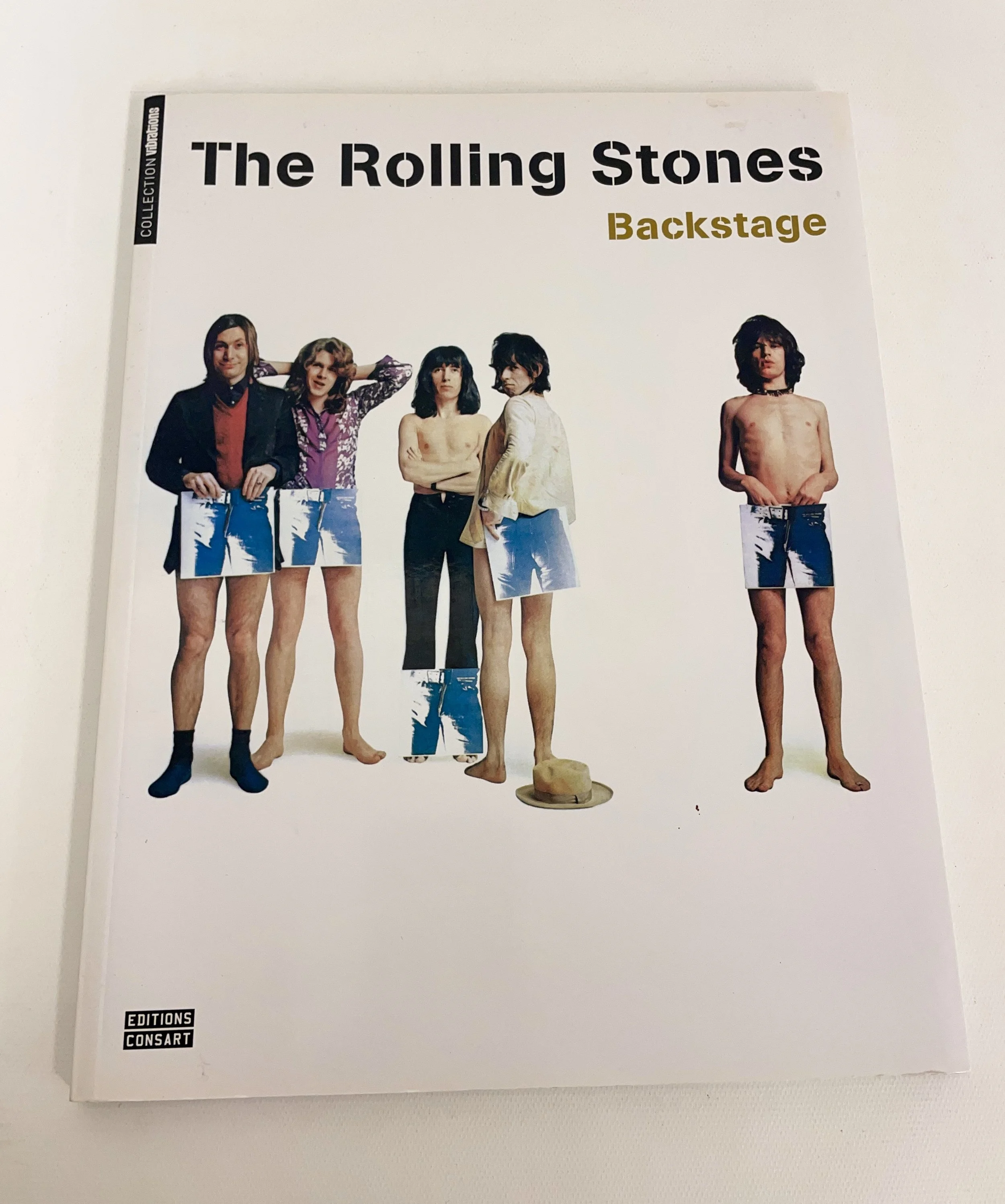 «The Rolling Stones, Backstage», photos rares et textes en français, 2012, 98 p.