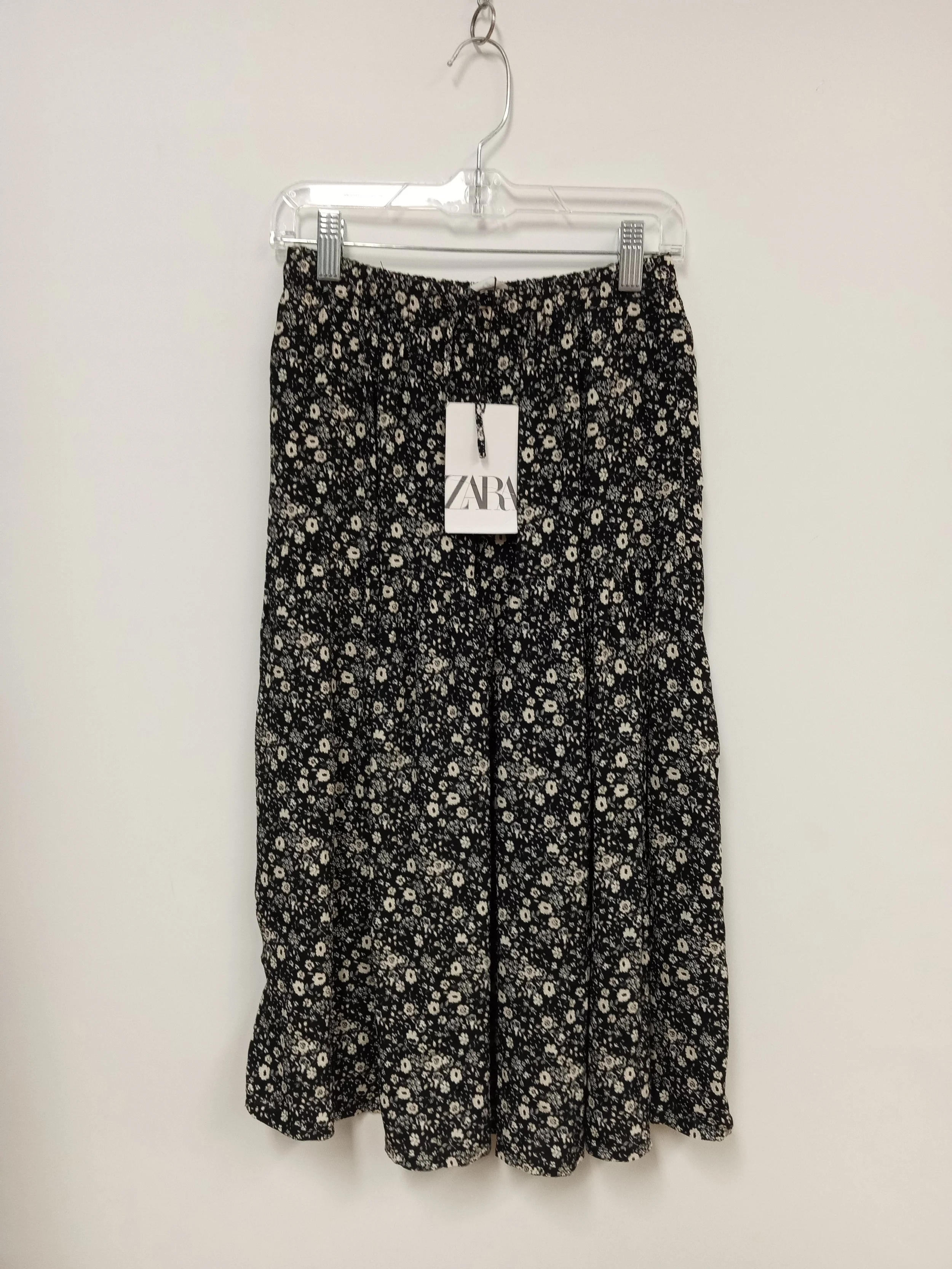 NEUF - Jupe (100% viscose), Noir et beige (fleurs), ZARA, Taille 13-14