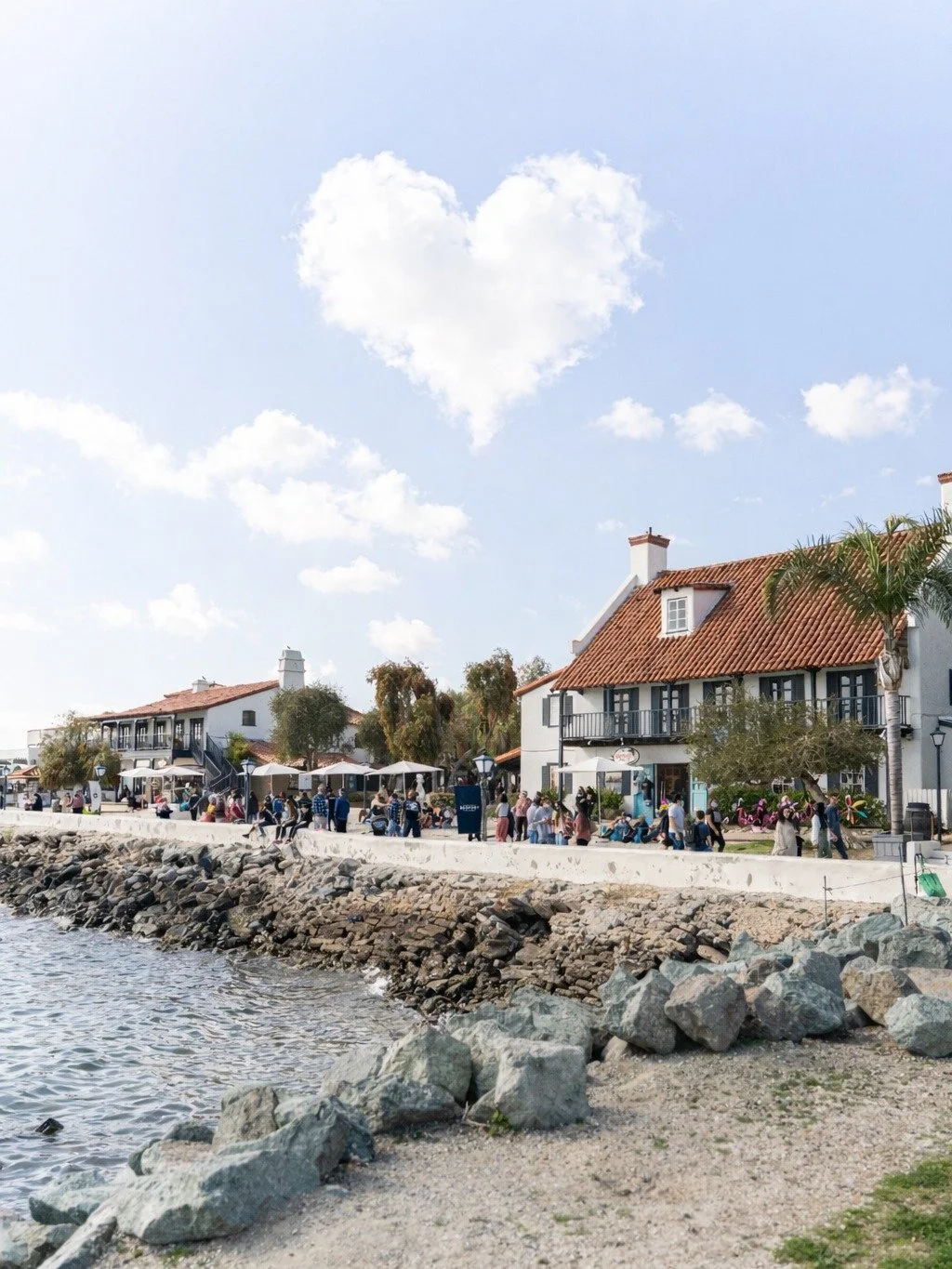 Love is in the air&mdash;and by the bay 💘

Dine, sip, shop, and stroll your way through Valentine&rsquo;s Day at Seaport Village.
