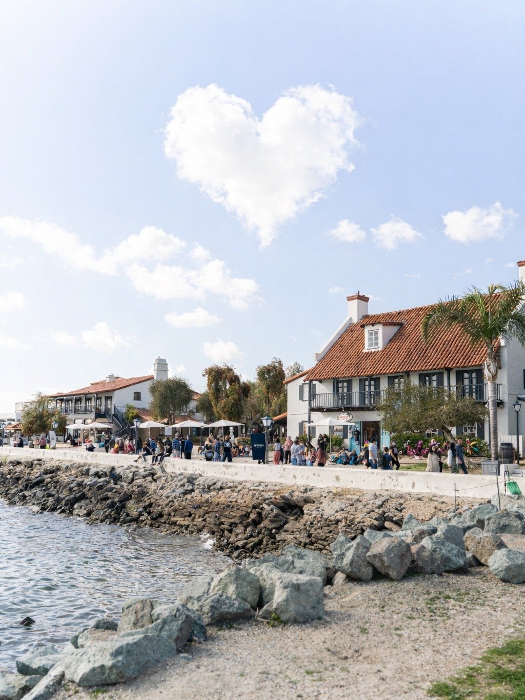 Love is in the air&mdash;and by the bay 💘

Dine, sip, shop, and stroll your way through Valentine&rsquo;s Day at Seaport Village.