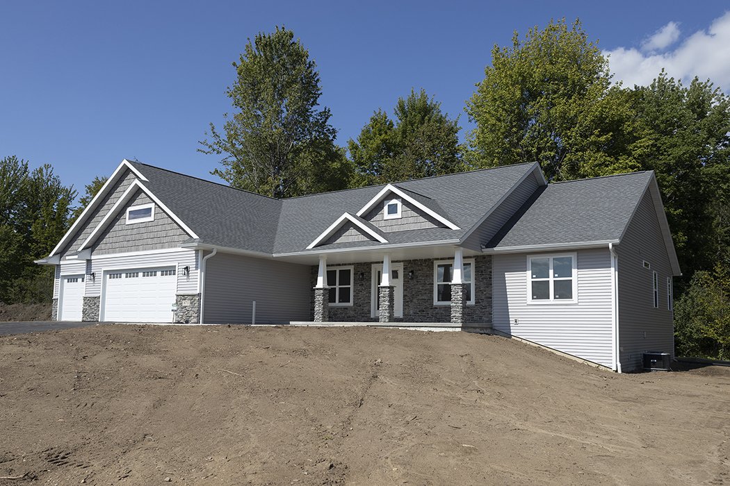 Acadia D1 front corner photo