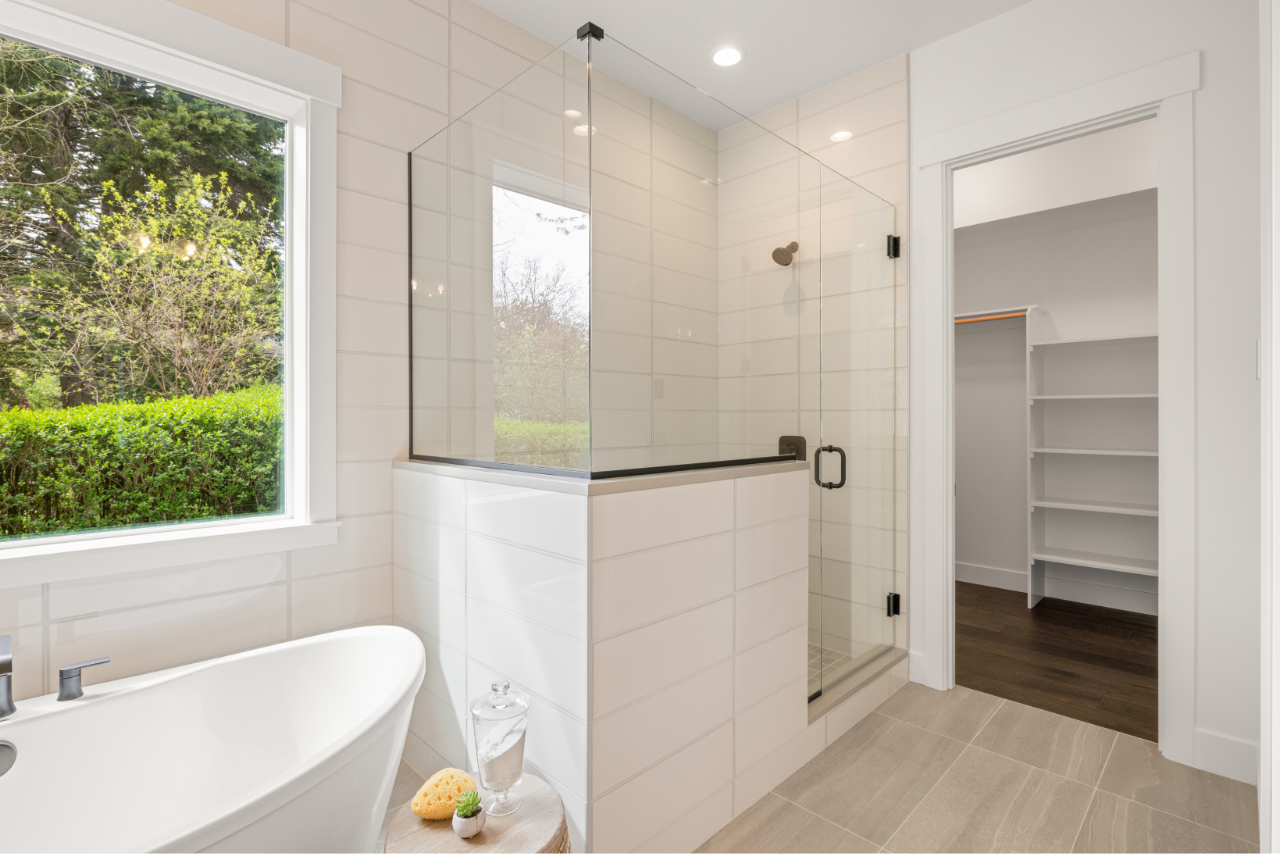 New luxury home in West Linn, Oregon, crafted by The Portlock Company — the Portland area’s trusted local home builder. 