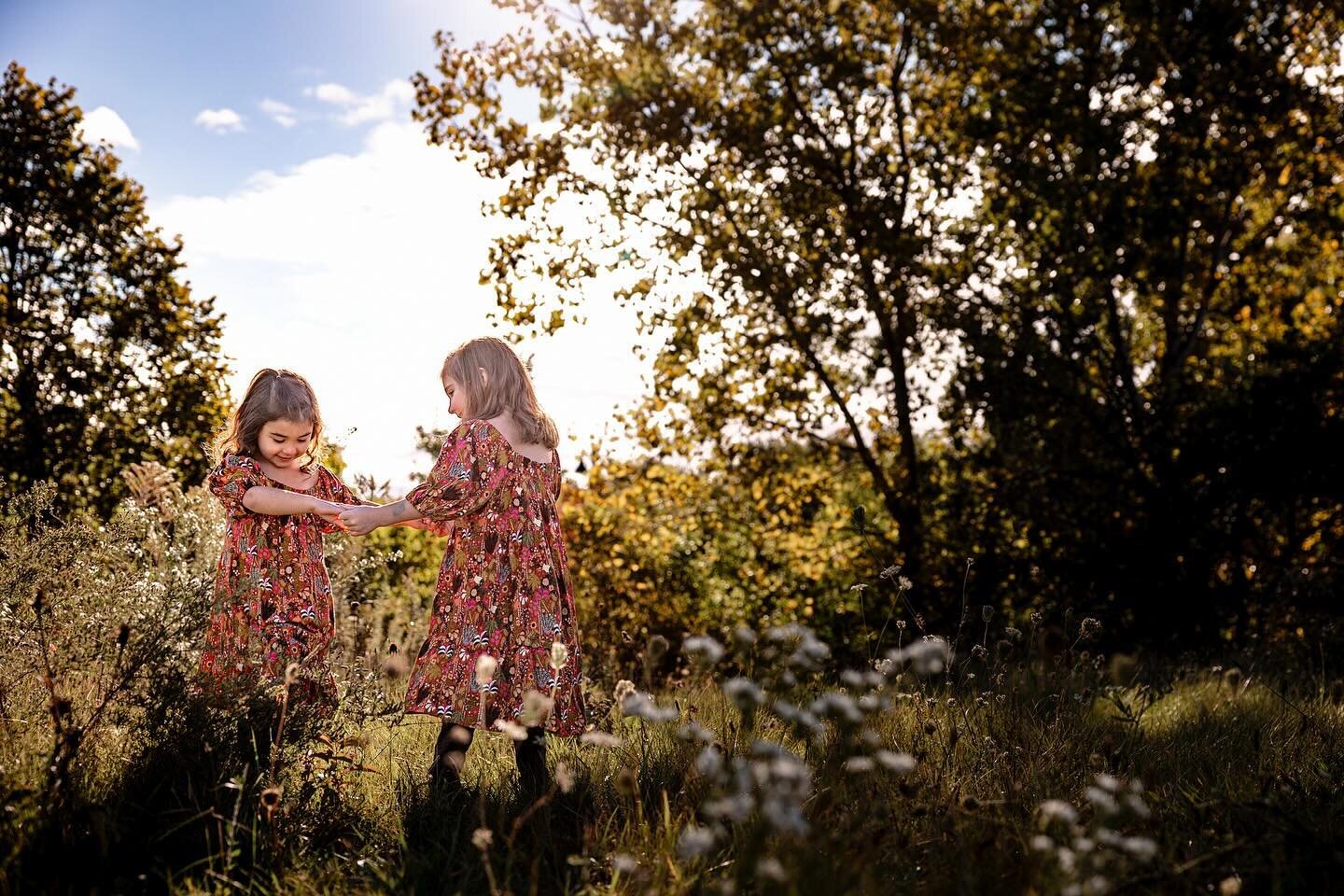 Love shooting amazing new families! These two 🥰🥰 #fallfamilyphotos #tinydancers #sunrisesession