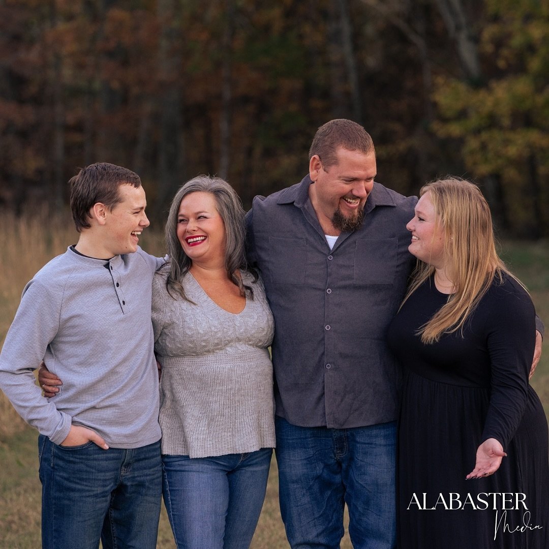 The Sparks Family 🍂

The sweetest of times with this family shoot. We&rsquo;re so grateful to capture these memories with you.