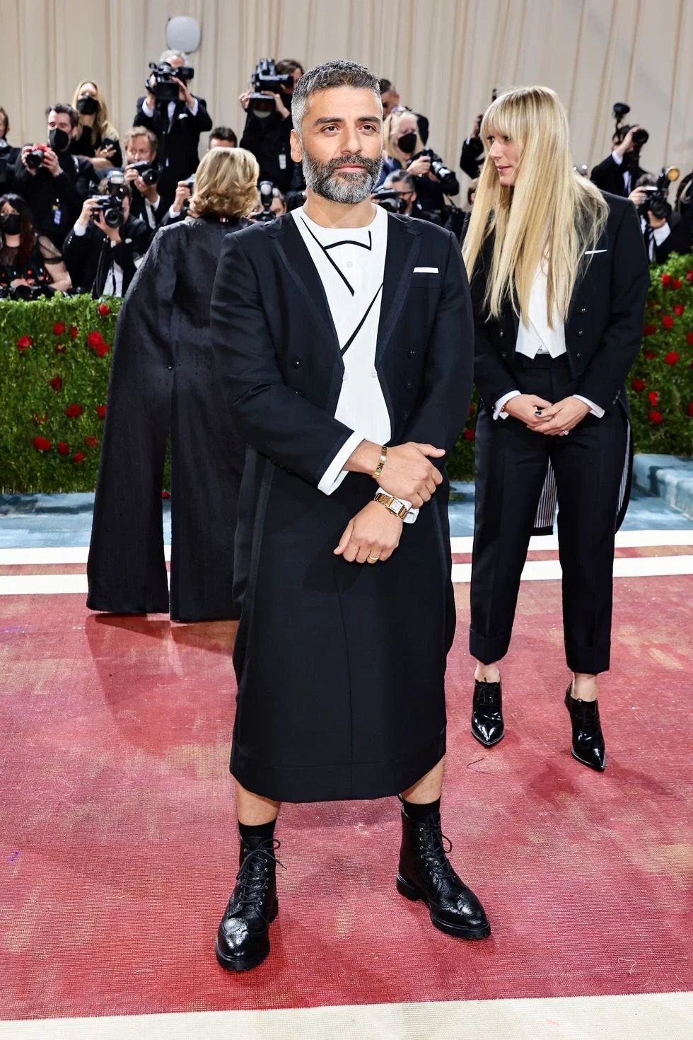 oscar-isaac-attends-the-2022-met-gala-celebrating-in-news-photo-1651540991.jpg