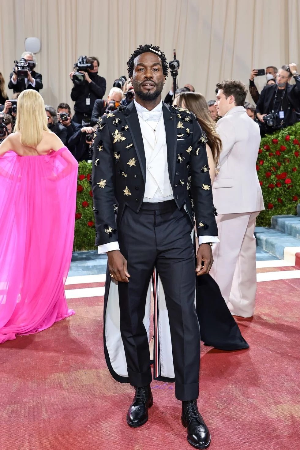 yahya-abdul-mateen-ii-attends-the-2022-met-gala-celebrating-news-photo-1651539306.jpg