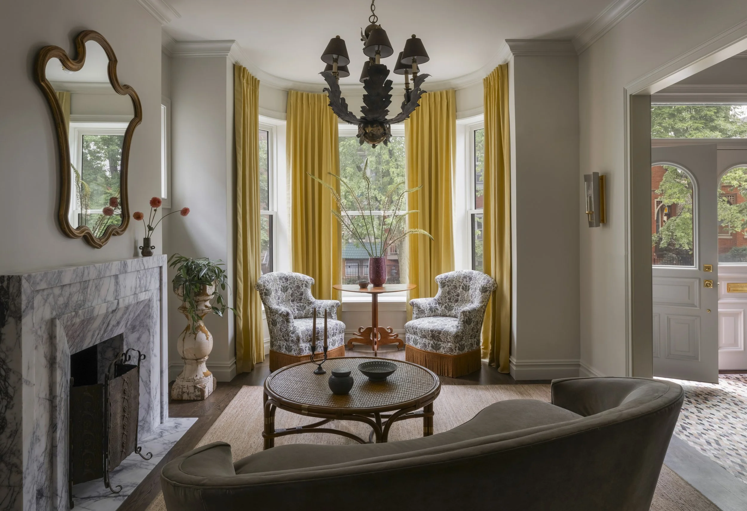 Wicker Park_Single Family Home Remodel_Luxury Build_Entryway and Bay Window_Ratia Construction.jpg