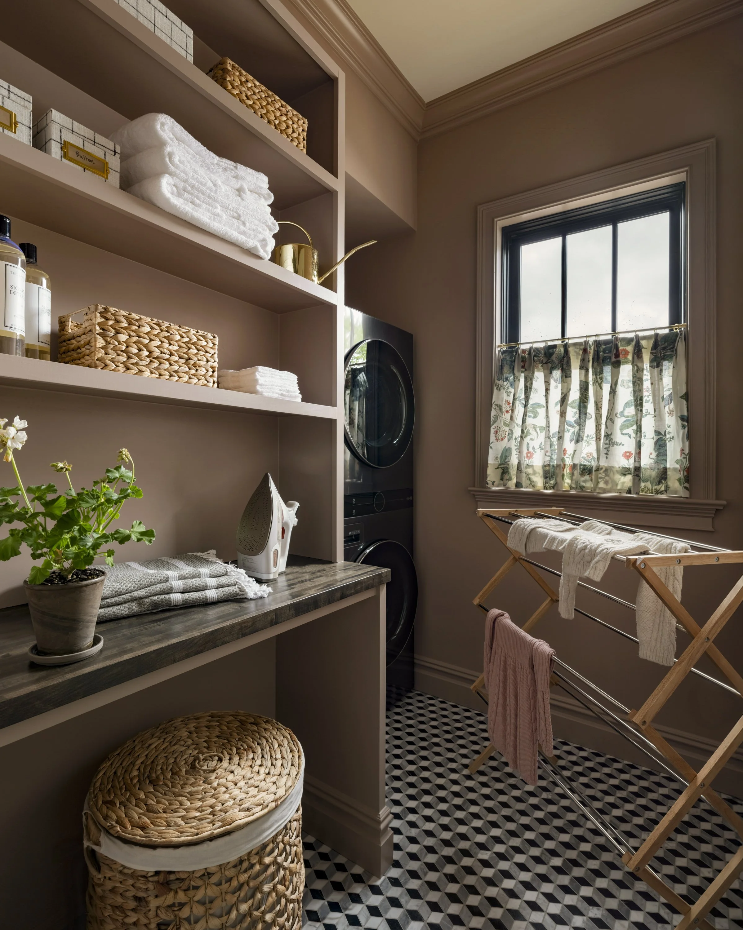 Wicker Park_Single Family Home Remodel_Luxury Build_Laundry Roomn_Ratia Construction.jpg