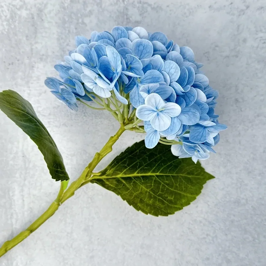 real_touch_hydrangea_light_blue_faux_filler_01_12724c58-b5f7-43a2-8bd2-b4207d69badb.webp