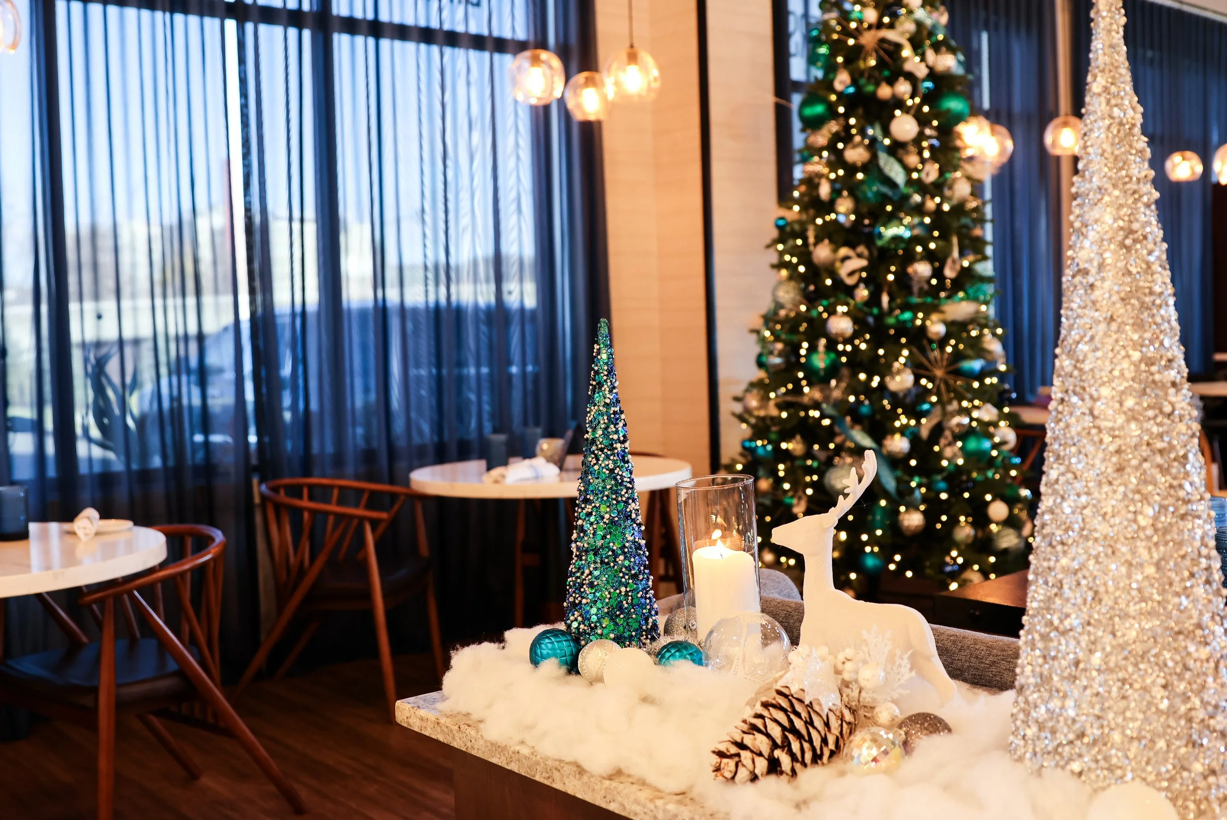 Sea Smoke X Superfecta Holiday Stroll-086.jpg