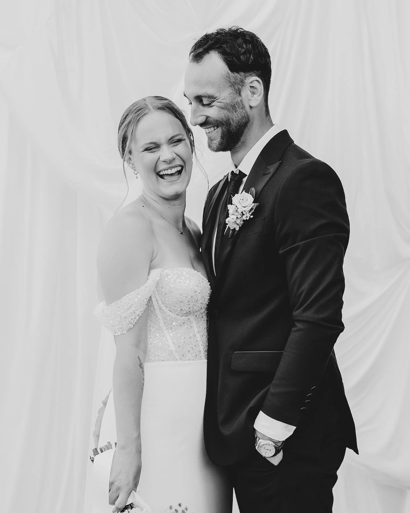 Sarah and Carlos ❤️🔥
Soaking up all the goodness on their wedding day at Willows Ranch

@kathyellistonphotography @willows_ranch 
@makeup_by_philippakriz 
@infinitehairdesign