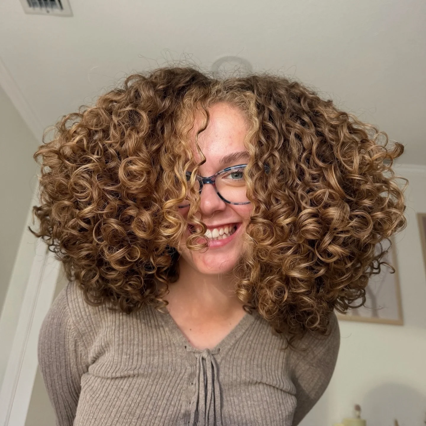 I&rsquo;m speechless. 

From where she started&hellip; to this.

2 years of trusting my guidance, staying consistent, and doing the little things that most people overlook.

This didn&rsquo;t happen overnight this is earned.
And this is why I love wh