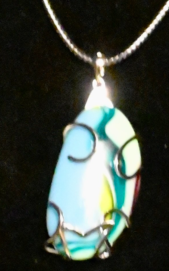 front+++view+3+candy+stripe+necklace.png