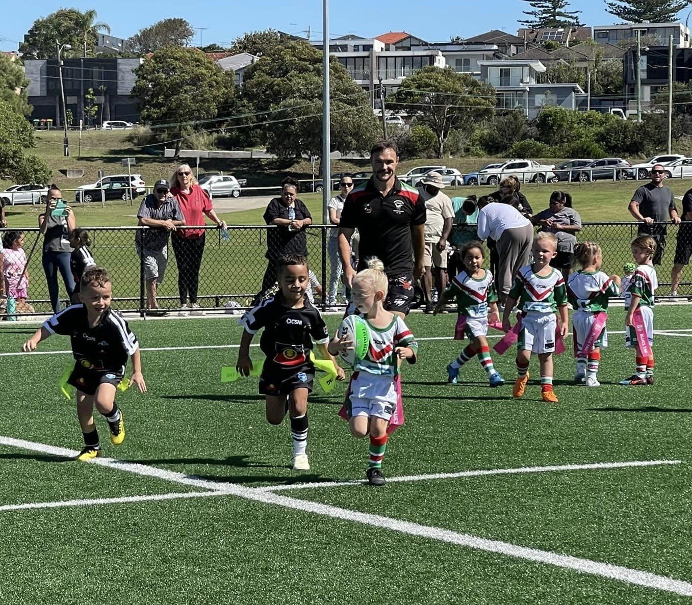 Loving this photo of the U5&rsquo;s in their first match of the 2024 season, our future stars 😍
#redfernallblacks #southsjuniors #rugbyleague #csm #MakeItClassic