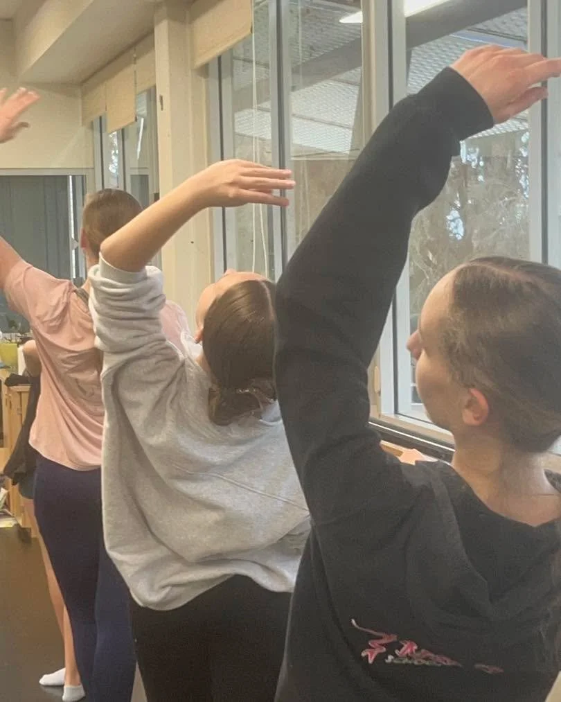 Grace. Strength. Confidence. ✨
Ballet at Miss Zoe&rsquo;s is more than steps &mdash; it&rsquo;s poise, joy, and beauty that shines from within. 🩰💖