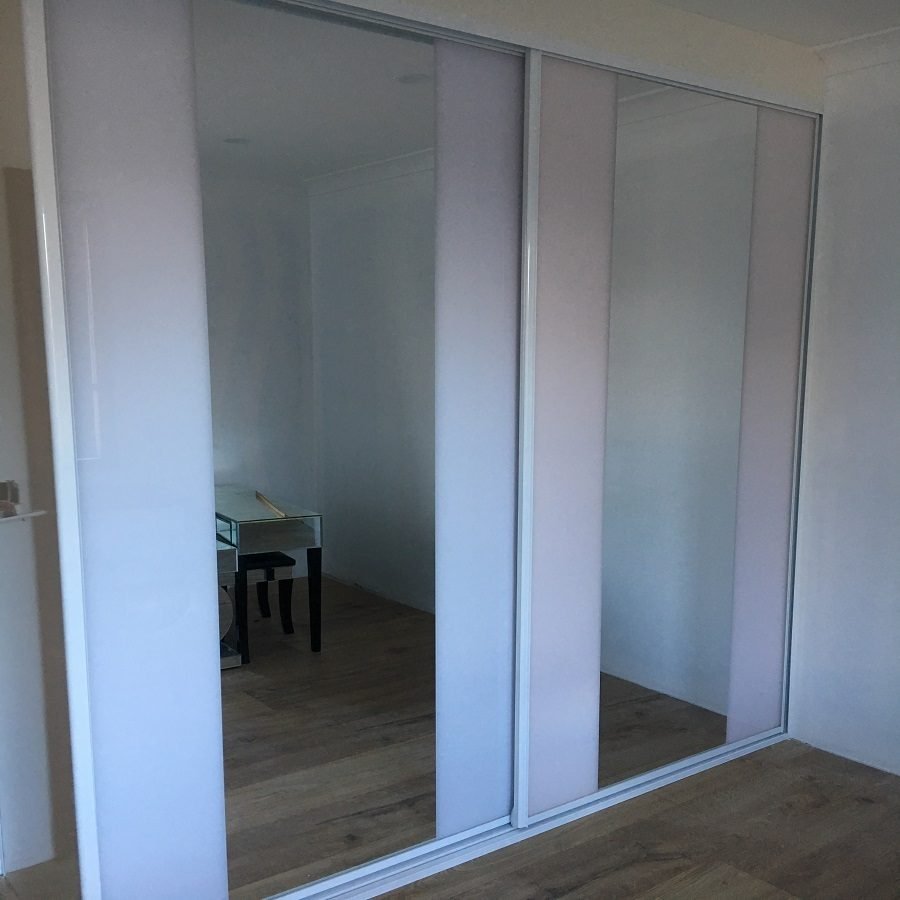 Frosted-doors-with-built-in-mirrors-e1556077380841.jpg