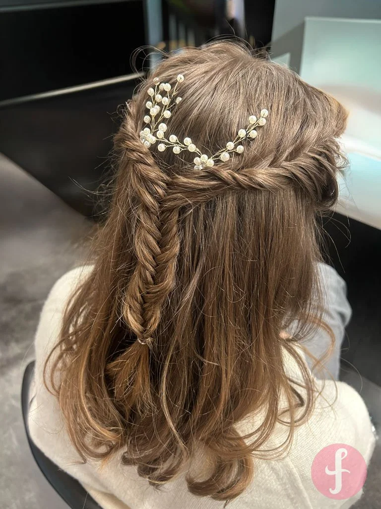 Examen hairstyling ✨ techniek, creativiteit en precisie in één look 💇‍♀️
