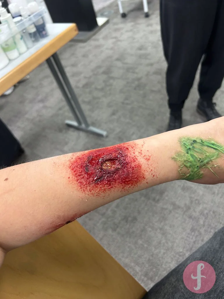 Halloween SFX look ✨ realistische wonde gemaakt met Artex en make-up technieken 