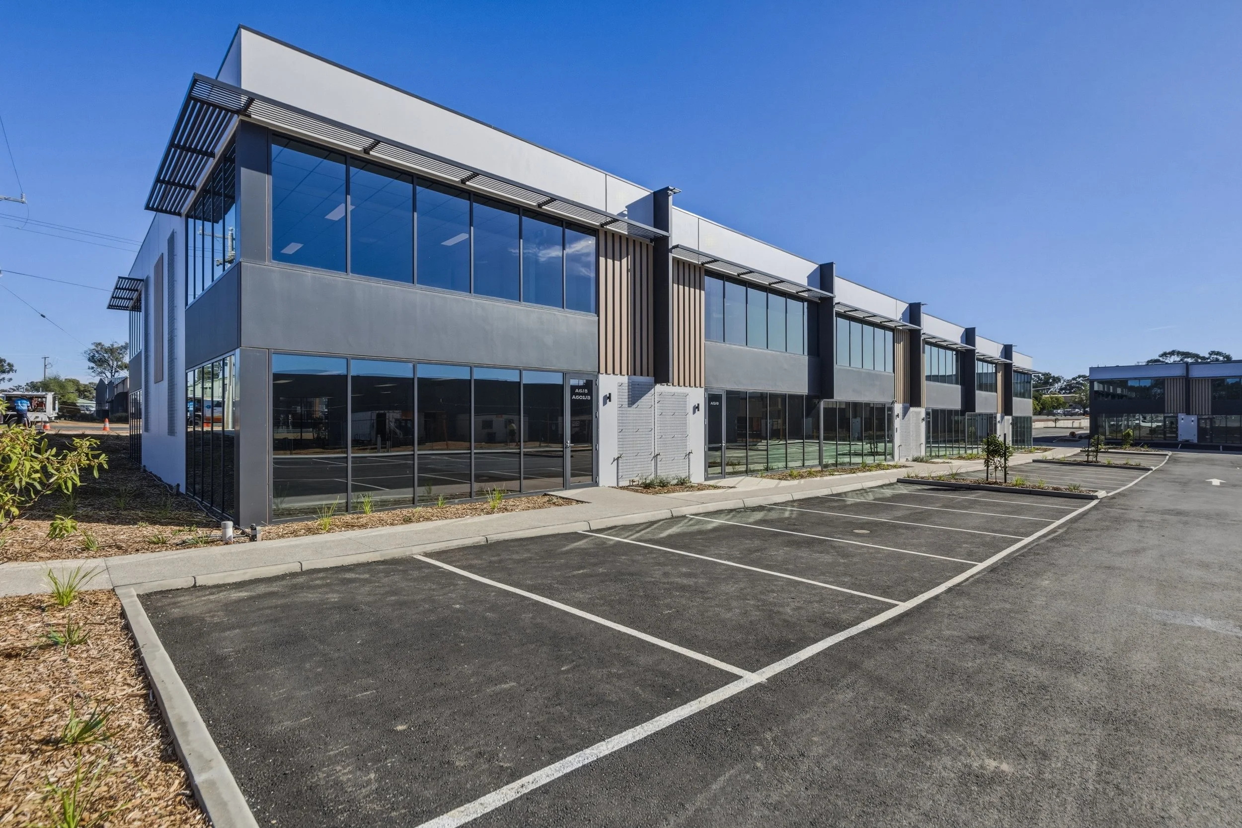 prime-business-park-east-bendigo-day-exterior1.jpg