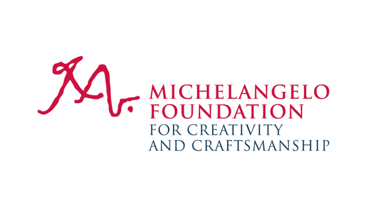 Logo de la Michelangelo Foundation avec une calligraphie rouge et le texte "Michelangelo Foundation for Creativity and Craftsmanship".