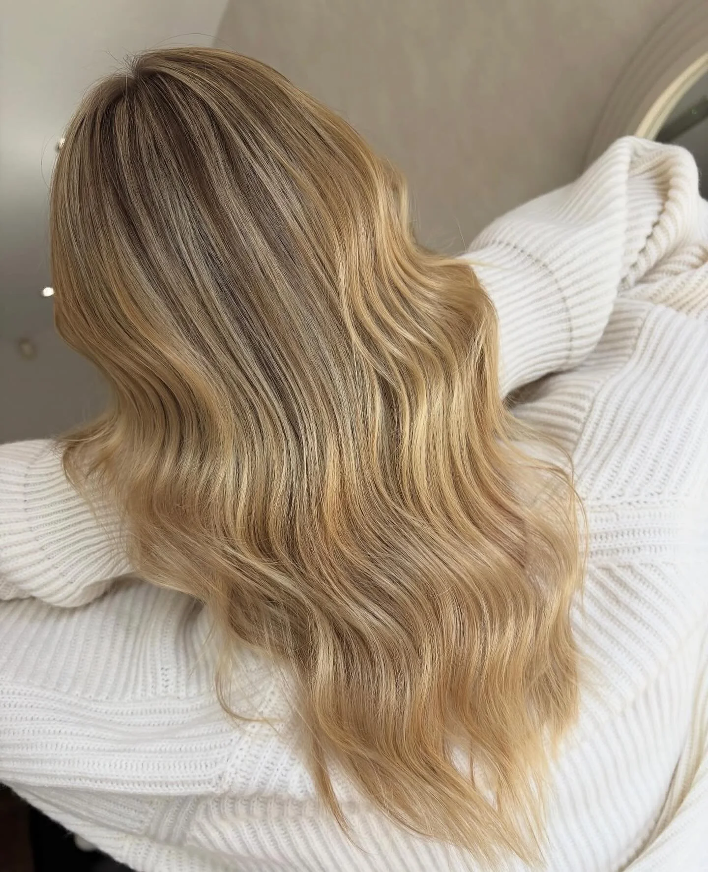 Balayage refresh by Chloe 

We have appointments available this week for last minute availability 

All prices on website 

www.chislehursthair.co.uk 

#chislehurst #hair #hairdresser #salon #kent #london