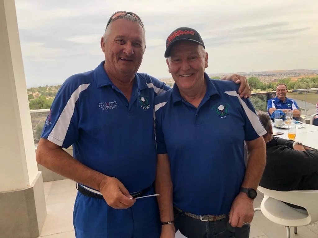 Today's Winner  Past Captain Bob Lancaster with Captain Harry Rice