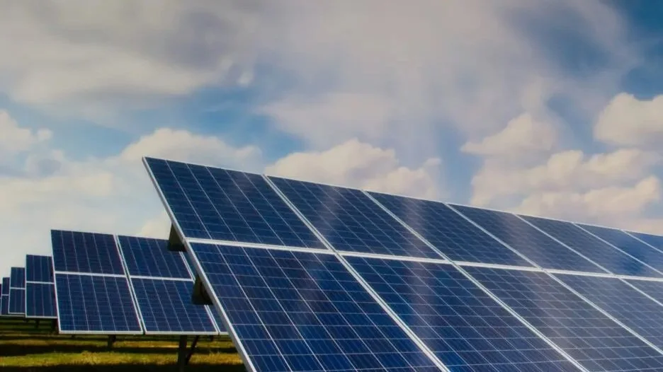 Managementul Energiei vs. Sistemul Fotovoltaic: Ce se amortizează mai repede?