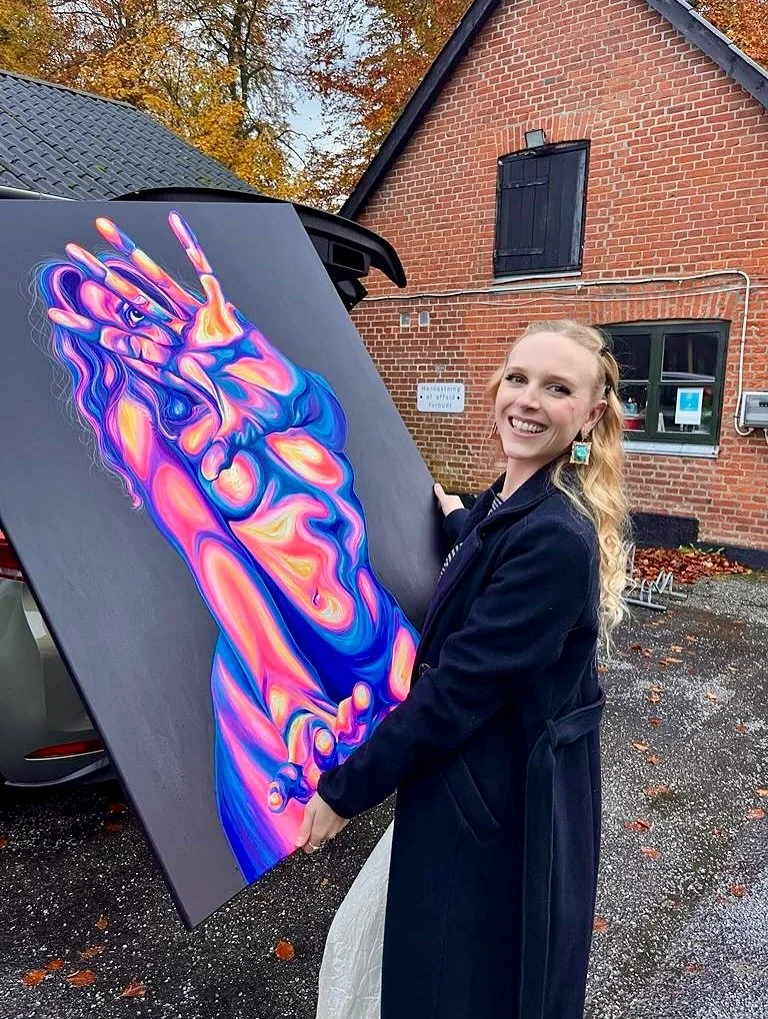 Cheers to an amazing weekend 🎨✨ Thank you so much for having me as your debutant @havarthigaarden !! 

I&rsquo;m leaving this weekend with new connections, lots of lovely conversations, and a stronger voice than ever⭐️ Thank you to everyone who came