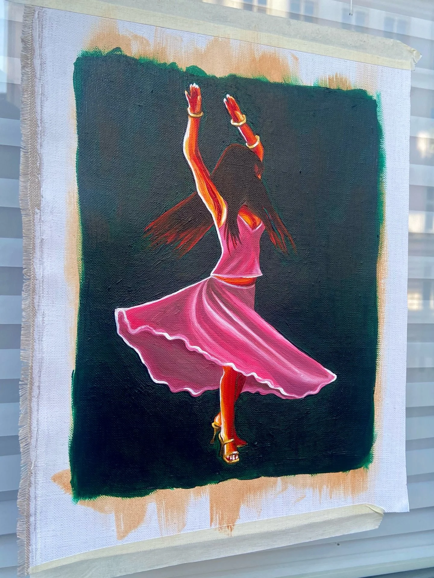 A little mini painting i did this week💃 🖼️ The background isnt photographing well but it&rsquo;s the prettiest shade of dark green 💚
&bull;
&bull;
&bull; 
art painting drawing reels fyp portrait female art colorful art surreal art decor interior e