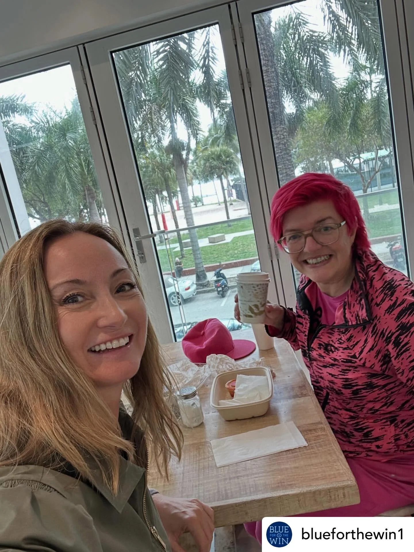 🔥🌴Repost &bull; @blueforthewin1 Such a fun day Art Baseling with artist-activist @airco_caravan 💃 💃 
Shopping the Sugar Rush by artist Lucy Sparrow @sewyoursoul 
Rage-laughing with artist @bethcullenkerridge and her tradwife-hell busts
People-loo