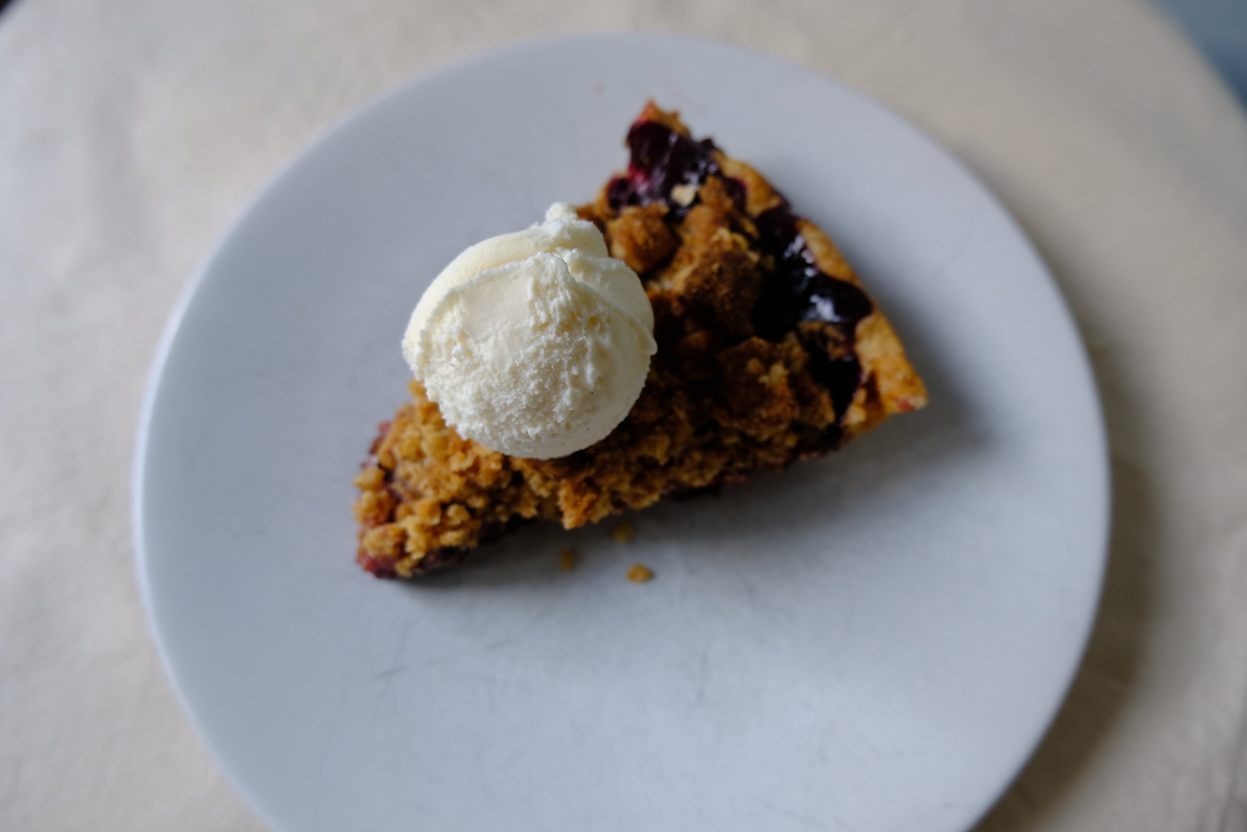 Blueberry Crumble Pie