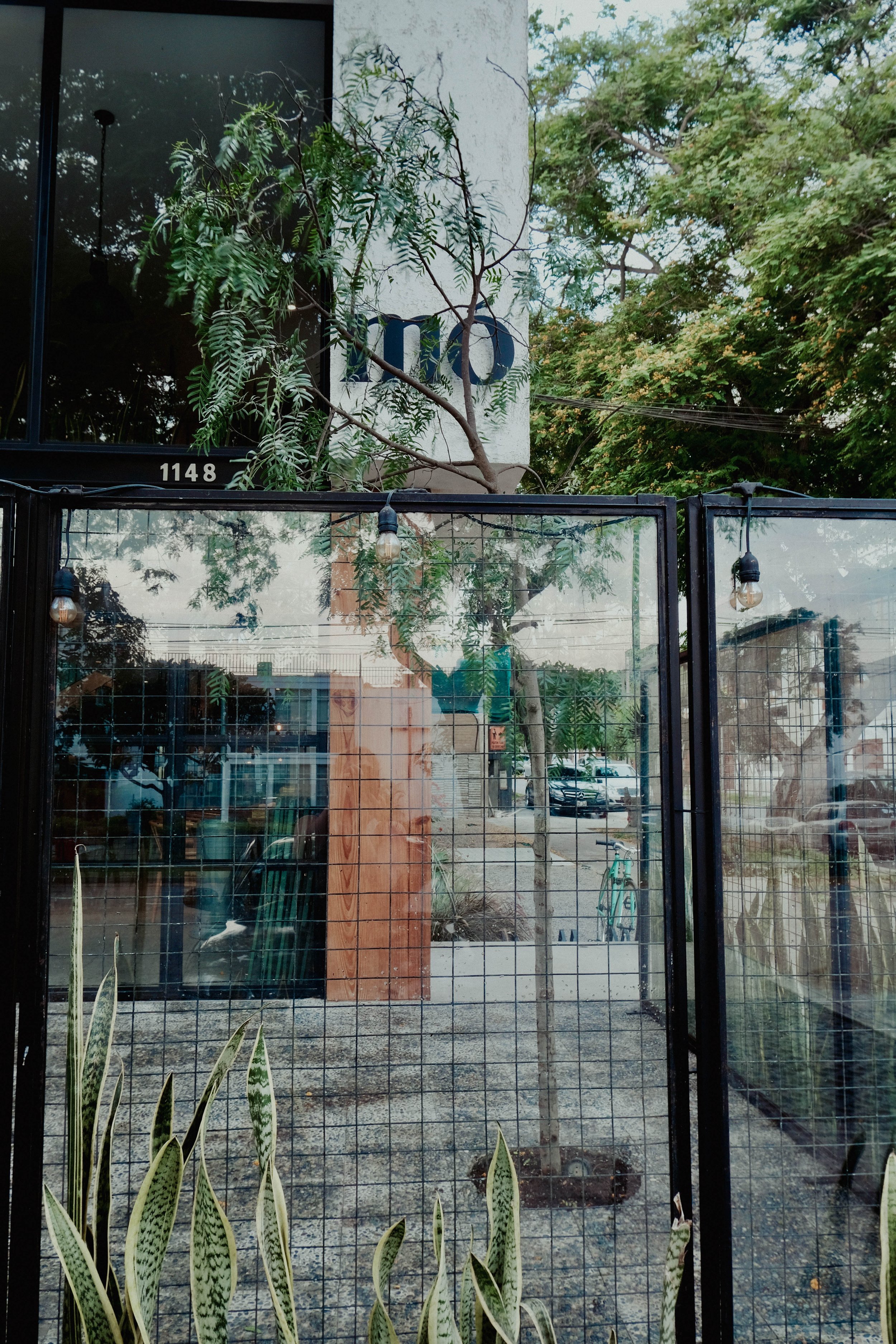 Mó Bistro. The second spot I staged at in Lima. (Mó is on a street lined with mulberry trees. Spanish for mulberry is moy, the Peruvians pronounce it mo.)